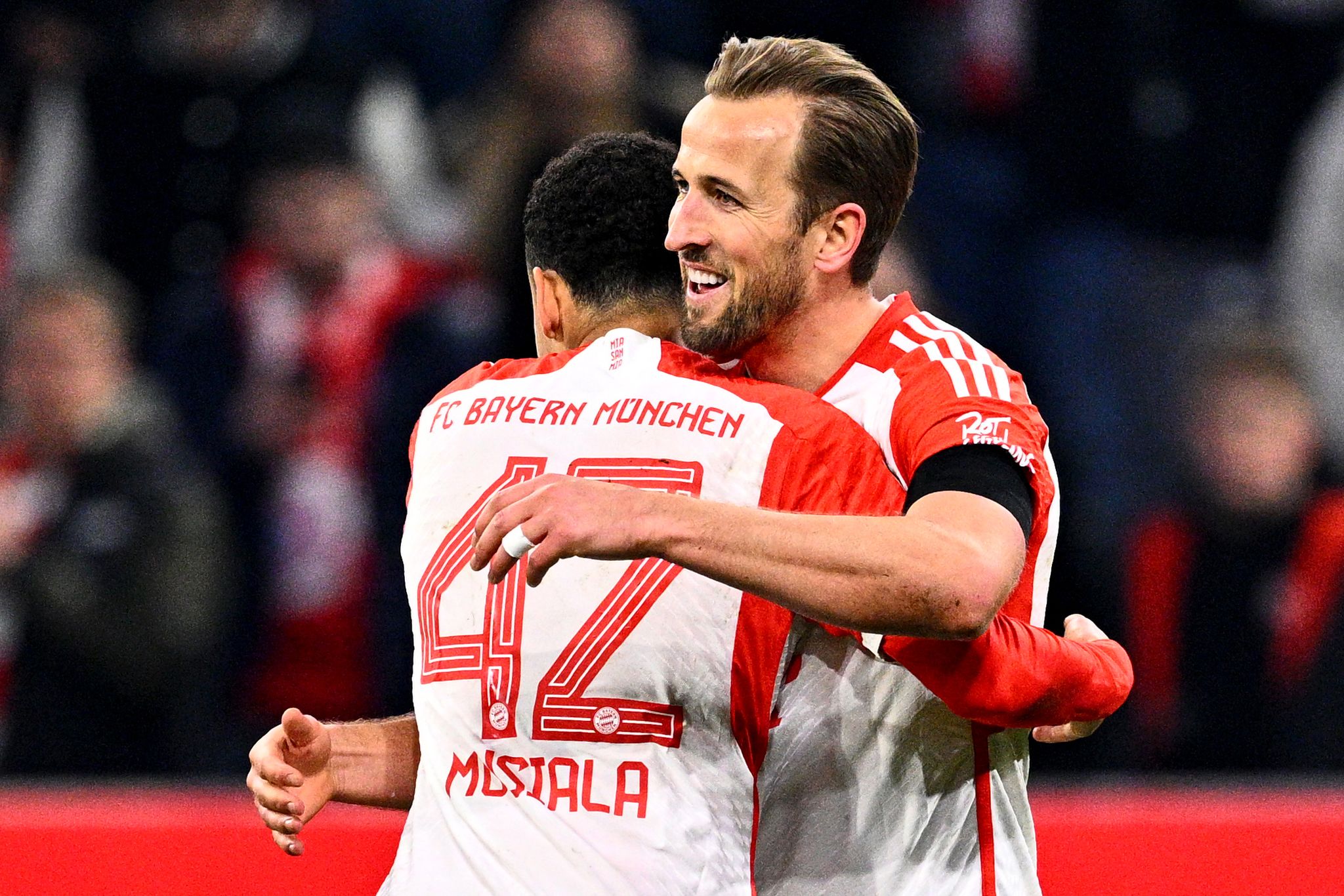 Bayern-Trainer Tuchel feiert Sieg dank Doppelpacker Kane