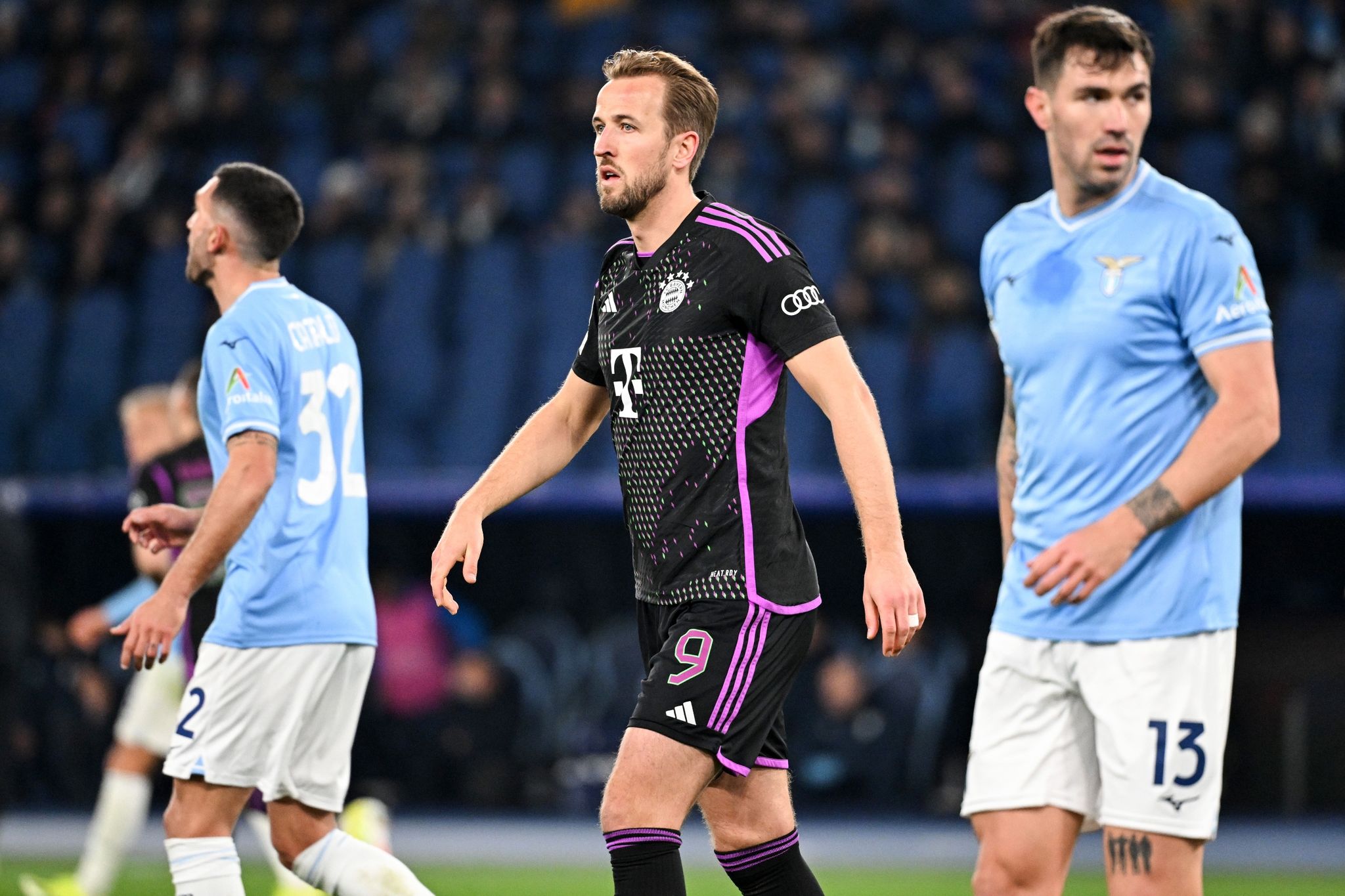 Bayern München verliert gegen Lazio Rom und bangt um Champions League Viertelfinale