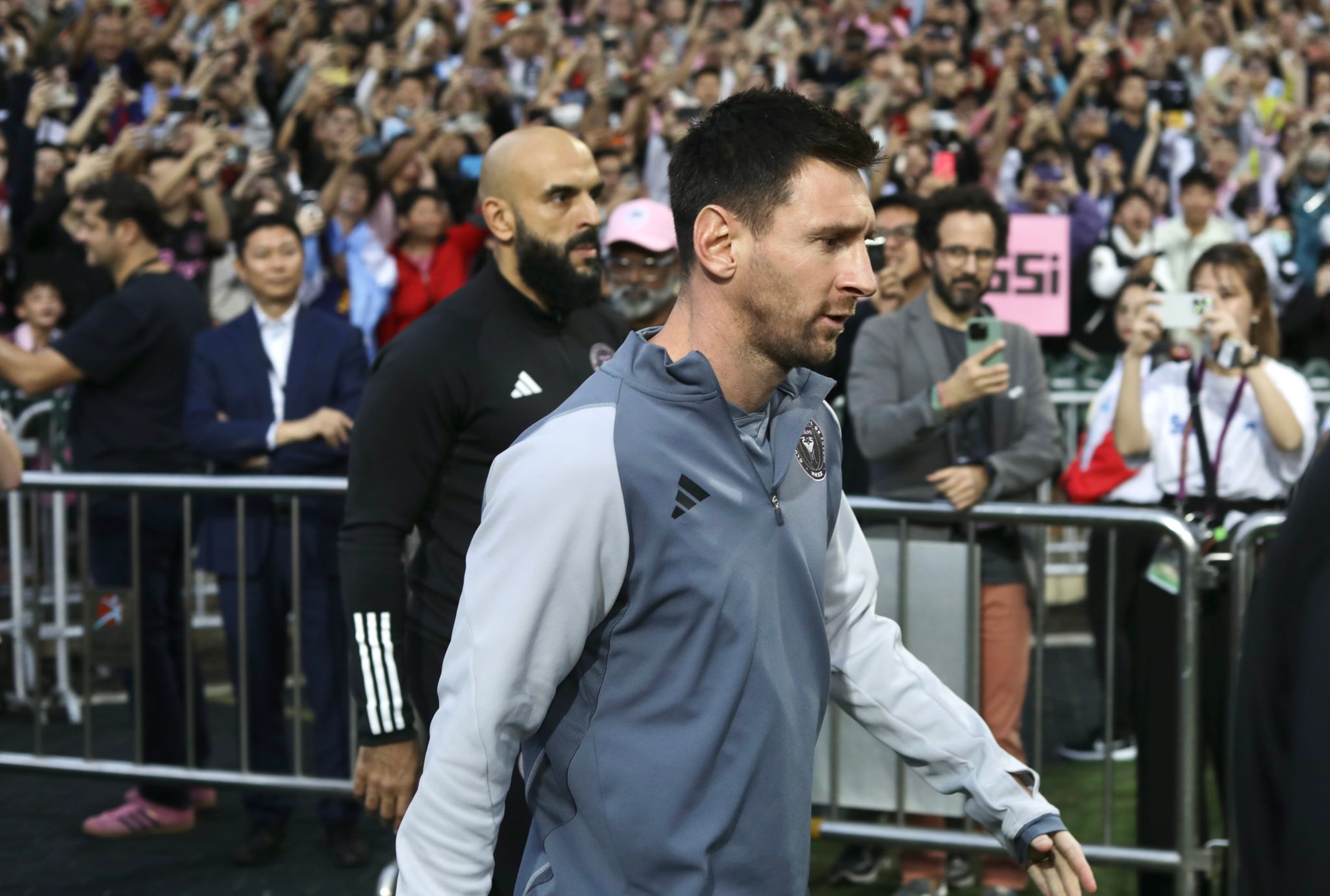 Enttäuschte Fans in Hongkong: Lionel Messi fehlt beim Freundschaftsspiel