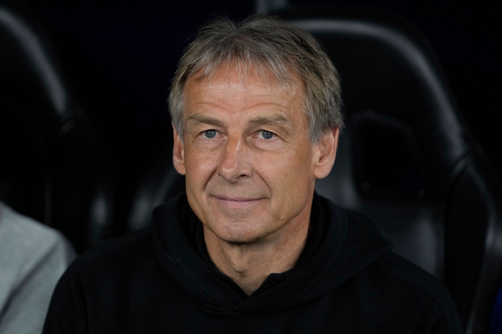 Ex-Bundestrainer Klinsmann sorgt mit Lächeln für Irritationen