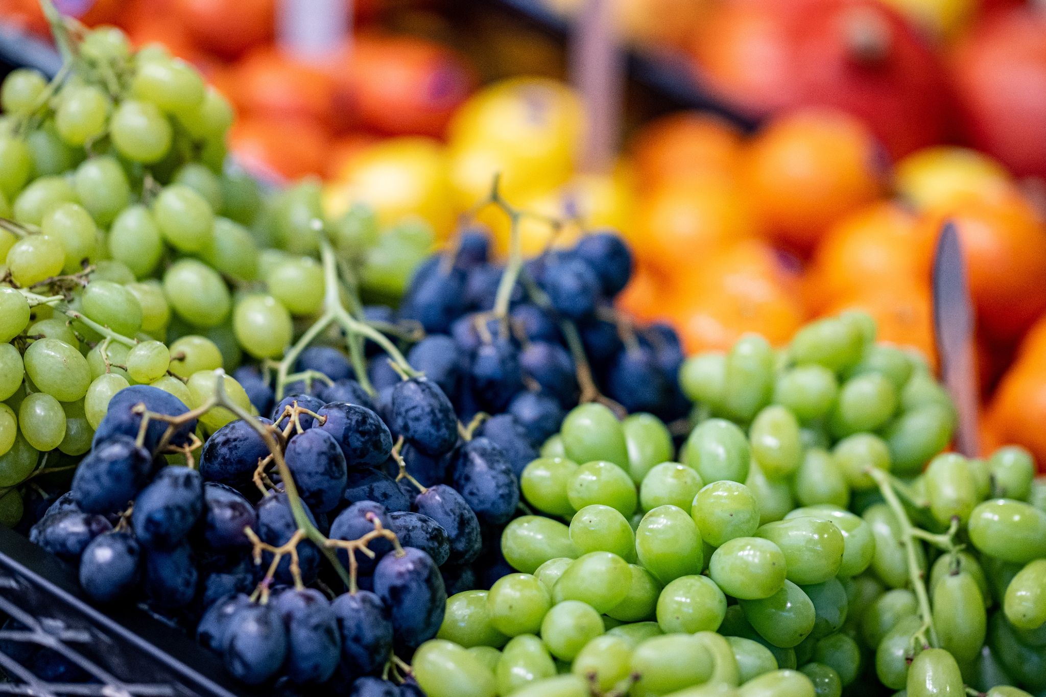Deutsche sparen bei Lebensmitteln – weniger Geld im Portemonnaie, weniger Ausgaben für Frisches