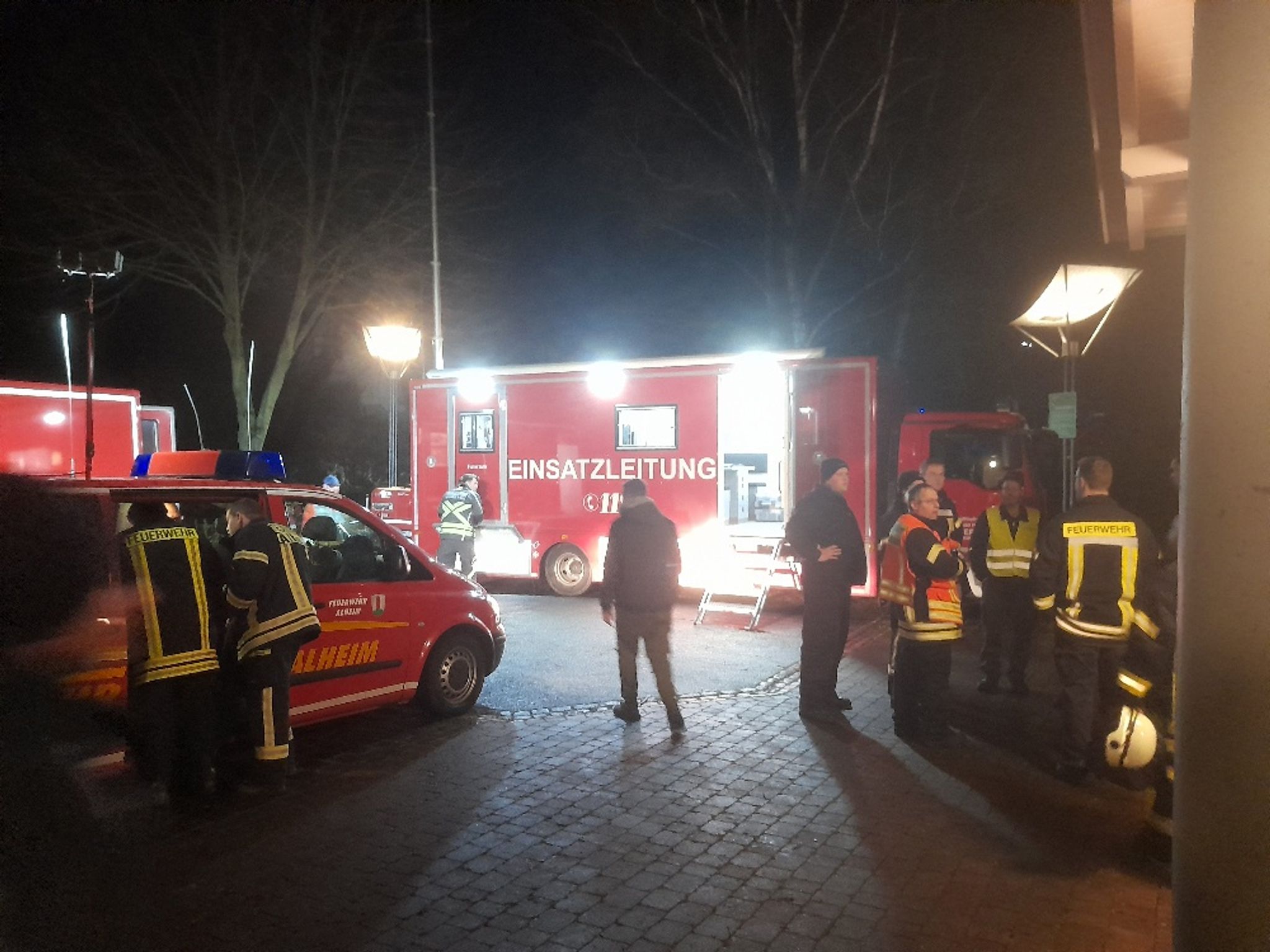Polizei und Rettungskräfte suchen mit Großaufgebot nach vermisstem Zweijährigen in Hessen