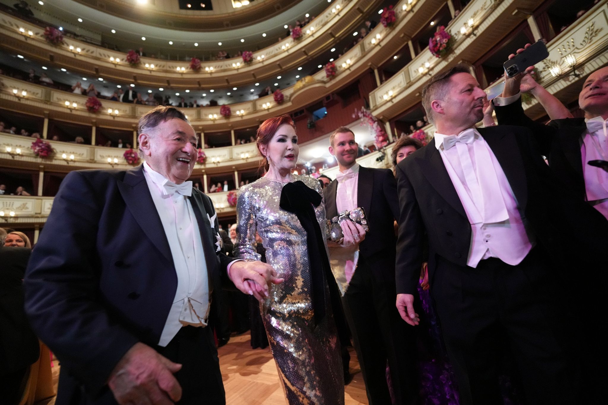 Priscilla Presley begeistert beim Wiener Opernball