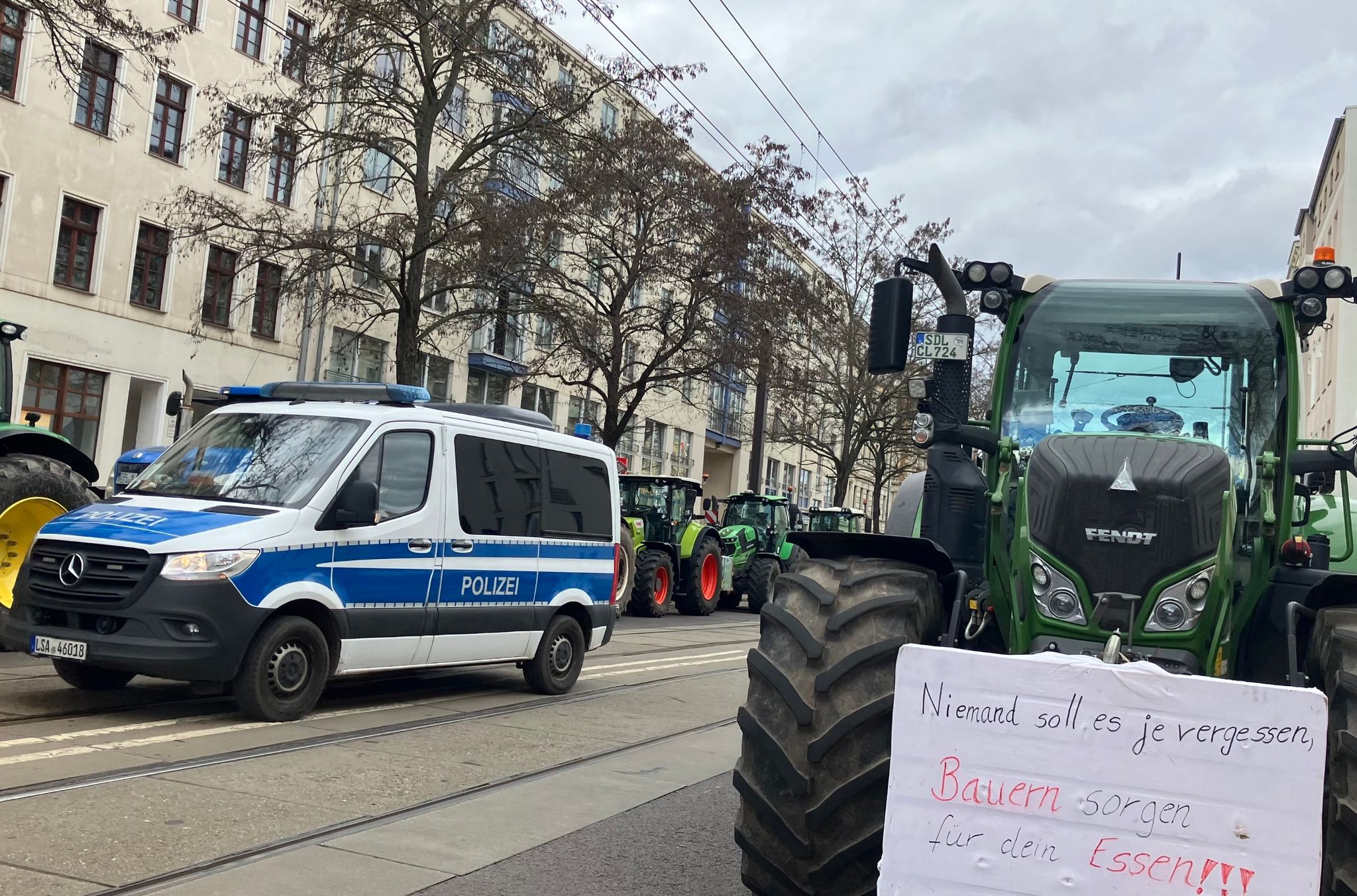Bauern protestieren bei Veranstaltung mit Ricarda Lang