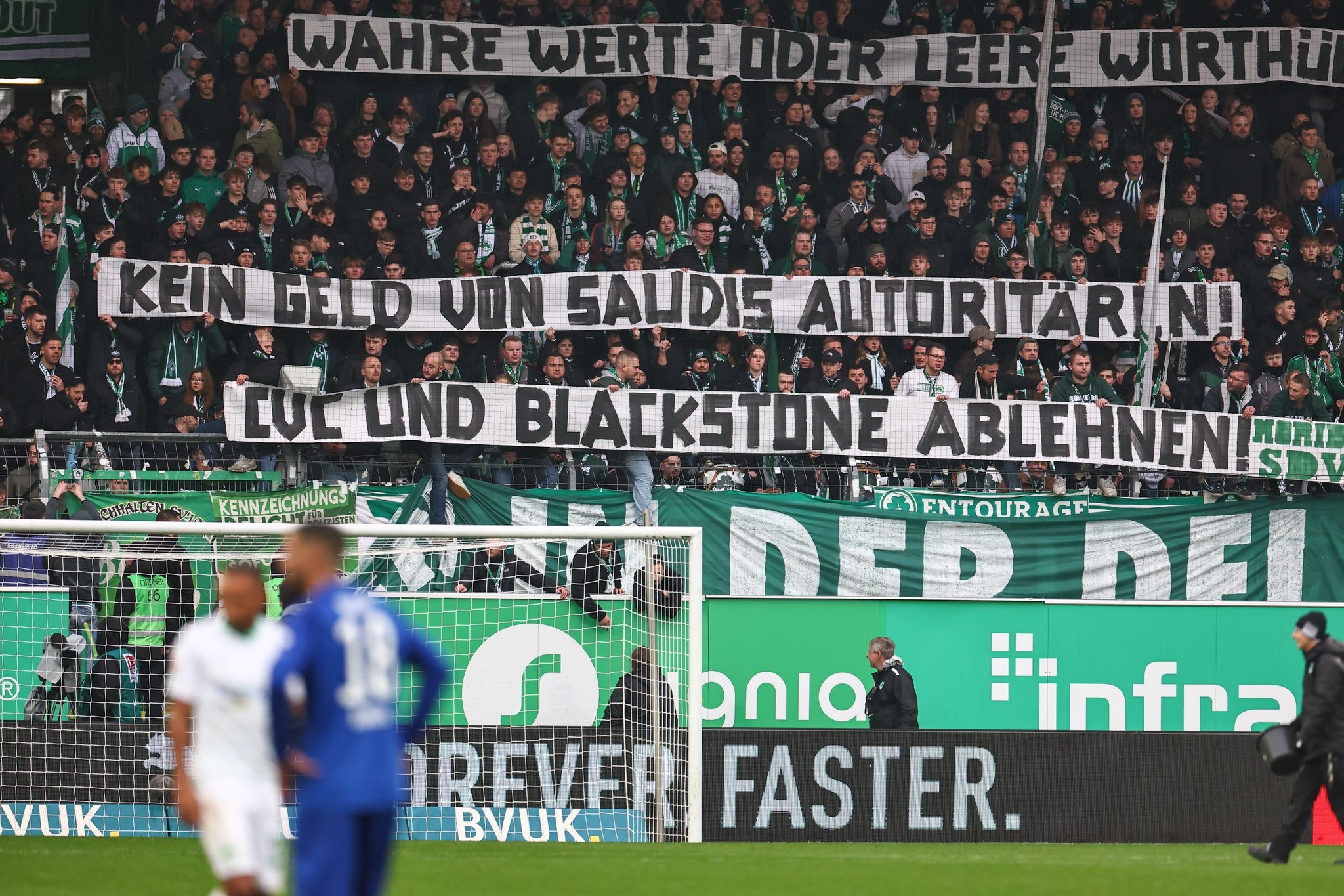 Blackstone zieht sich aus Bieterprozess für Bundesliga-Medienrechte zurück
