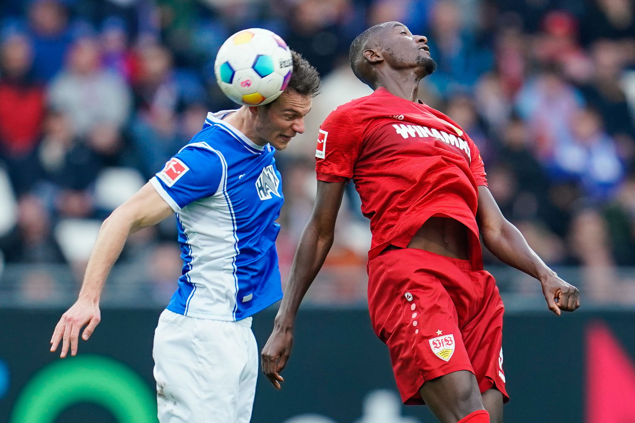 VfB gewinnt trotz langer Unterzahl in Darmstadt