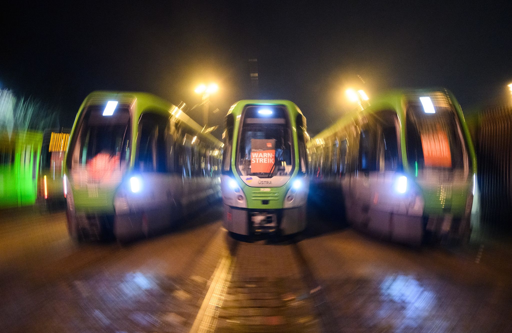 Warnstreik Im ÖPNV: Busse Und Bahnen Stehen Still - Newsflash24