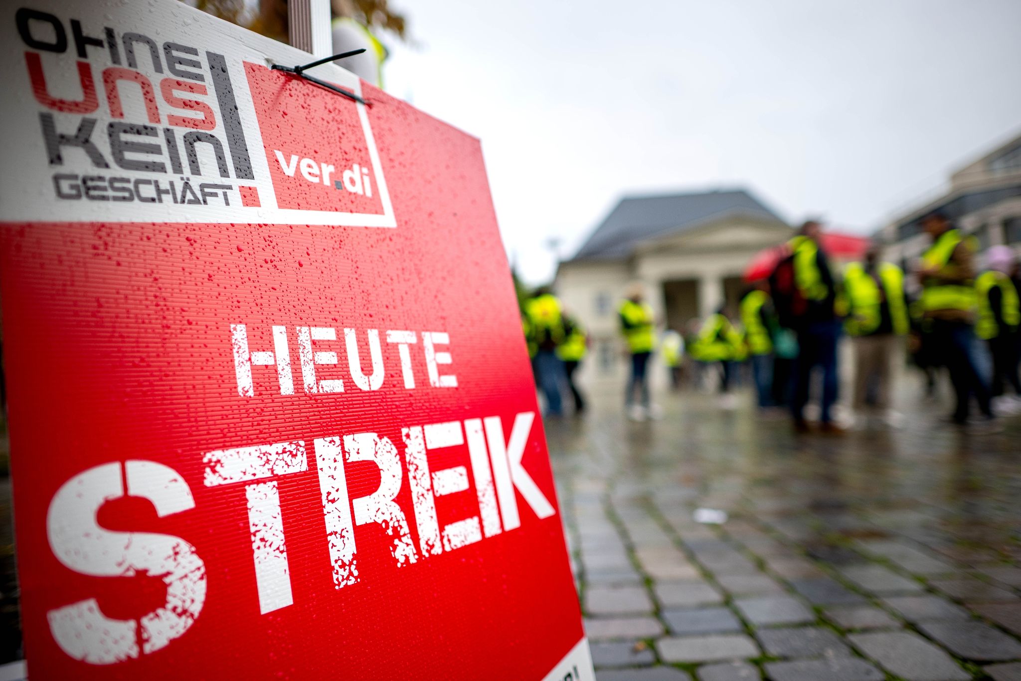 Warnstreiks: Wie hart werden die Tarifverhandlungen 2024?