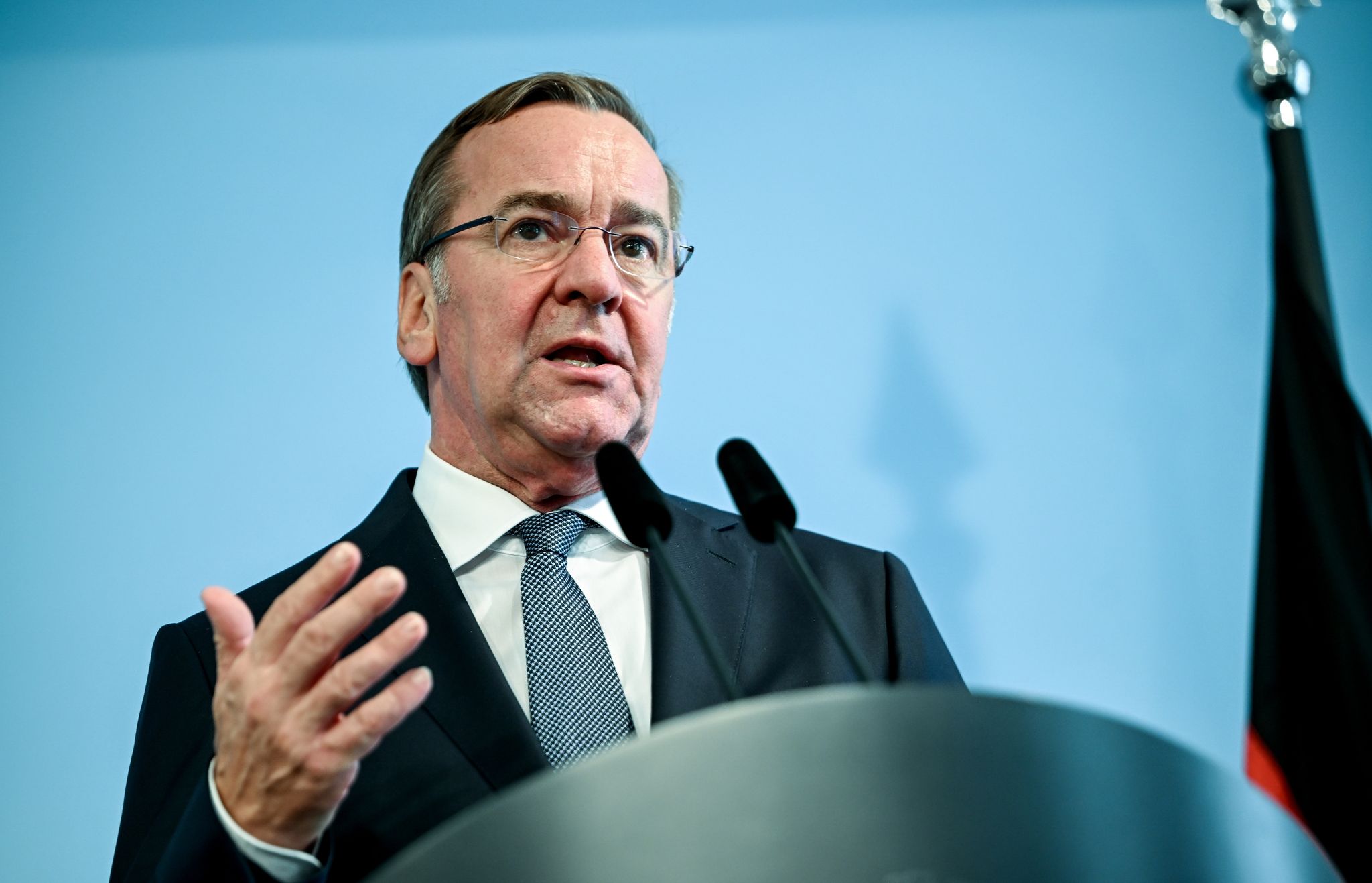 Bundeswehr verstärkt Engagement im Kosovo – Verteidigungsminister Pistorius auf Balkan-Reise