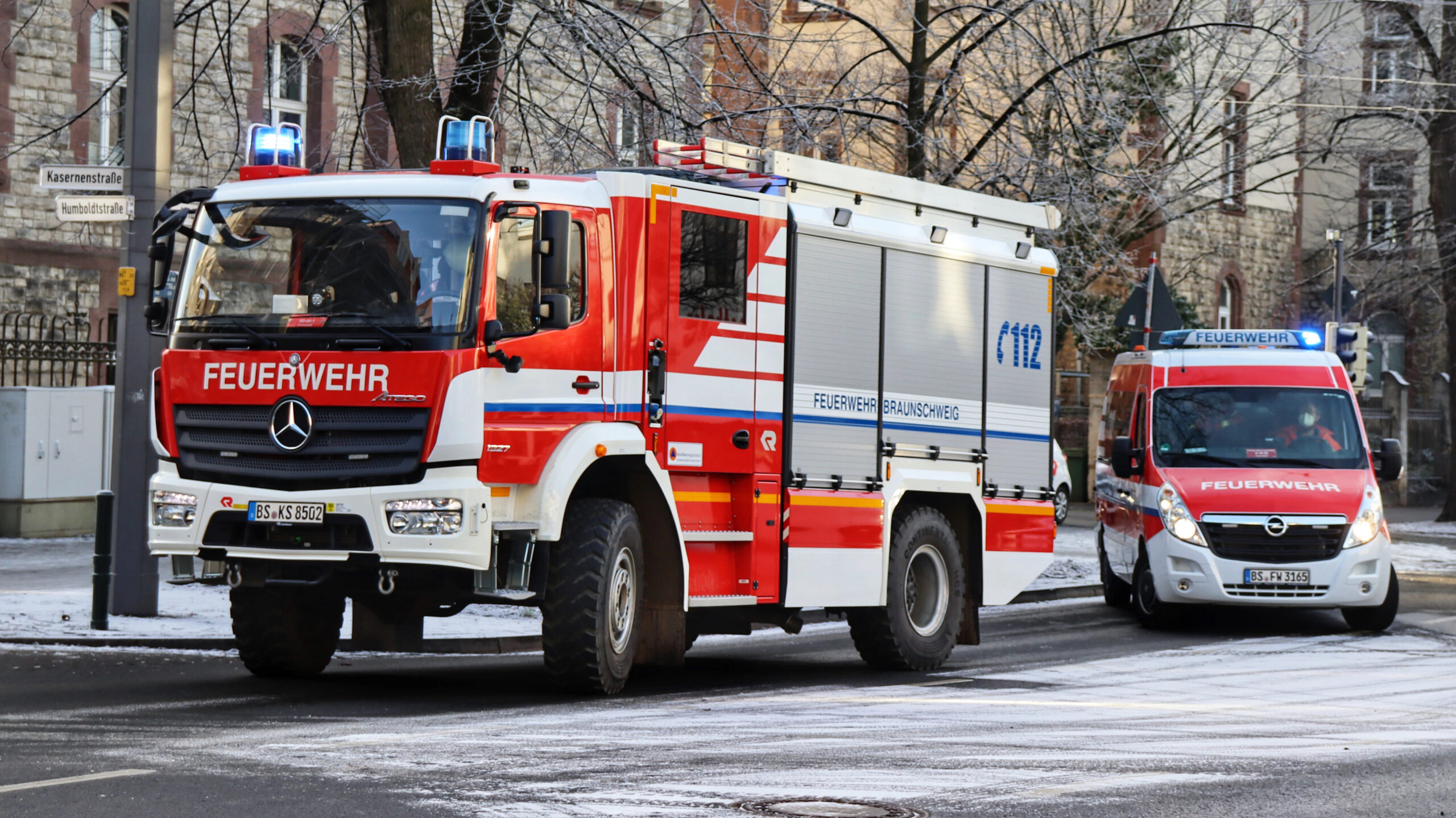 Düsseldorf: Ausgedehntes Feuer in einem Keller forderte Einsatz der Feuerwehr