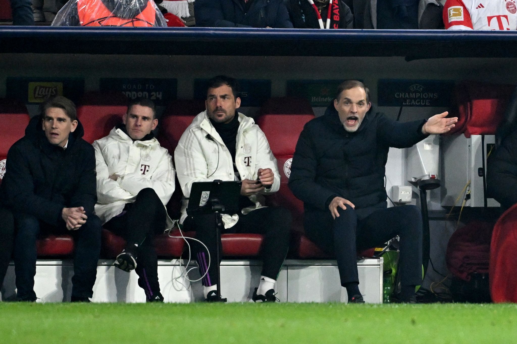 Thomas Tuchel coacht den FC Bayern München mit Spezialschuh gegen Mainz