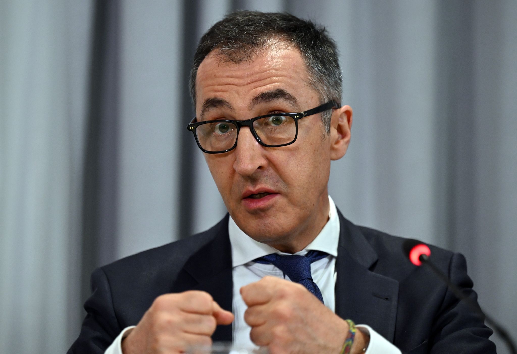 Özdemir: Gespräche über Entlastungen für Bauern laufen