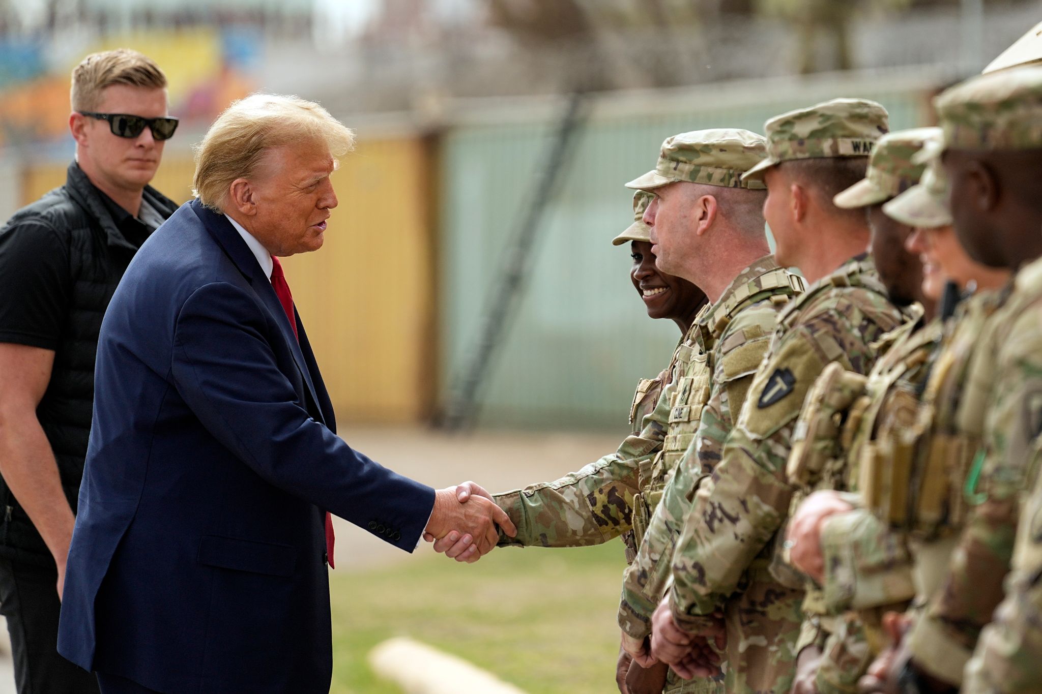 Biden und Trump machen Wahlkampf zu Migration