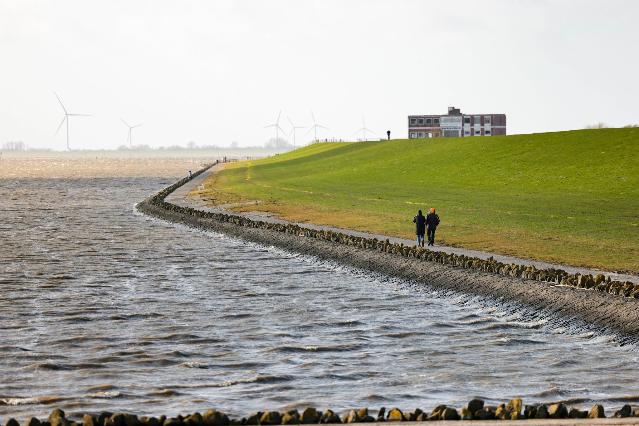 Nordseeküste putzt sich für Saison raus