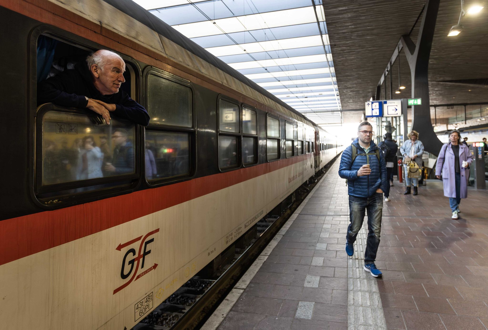 Konkurrenz für Verkauf von eigenen Tickets auf DB Navigator