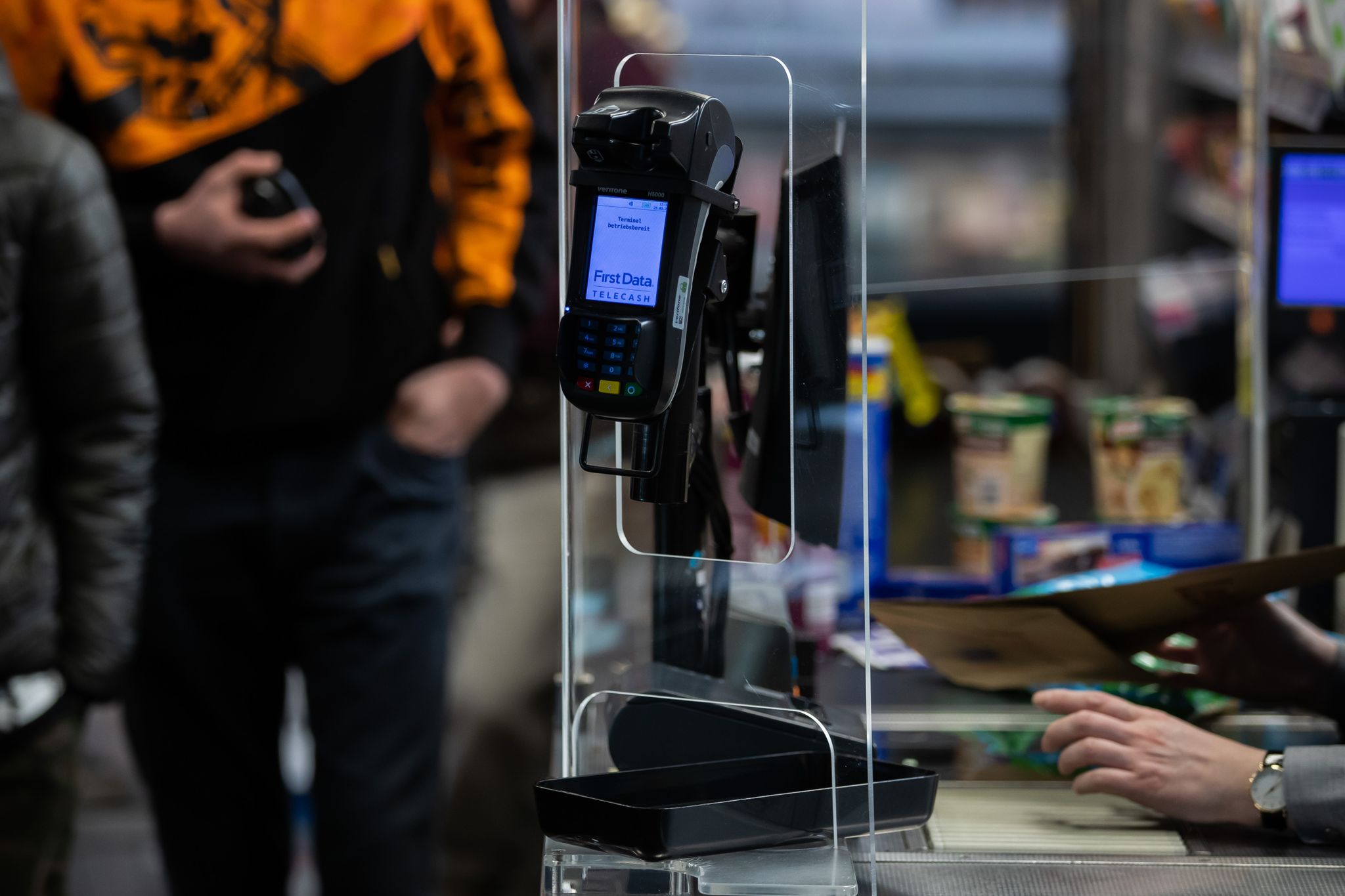 Einige Einzelhändler wollen «Spuckschutz» beibehalten