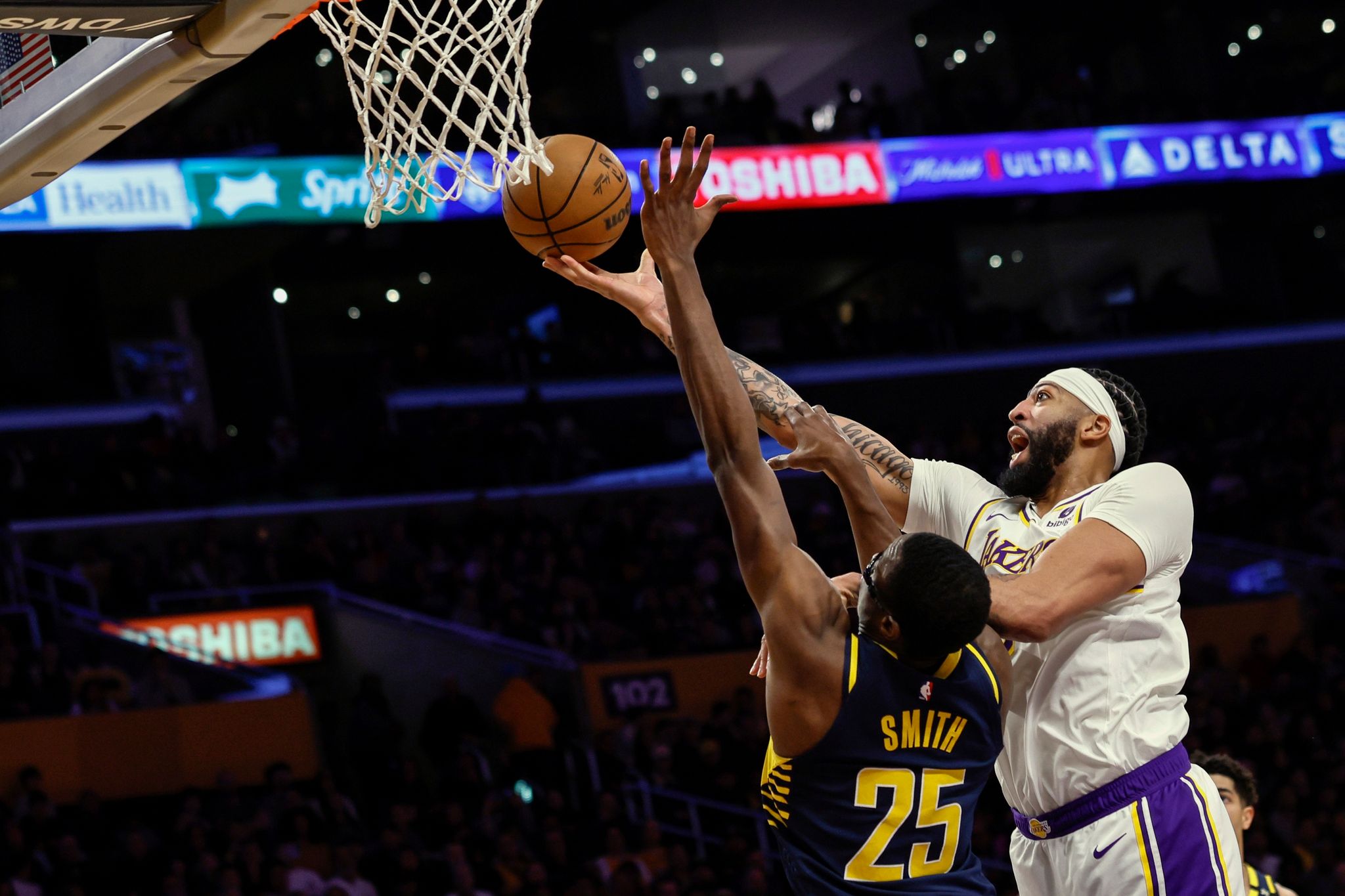 Los Angeles Lakers siegen in Offensivspektakel gegen Indiana Pacers