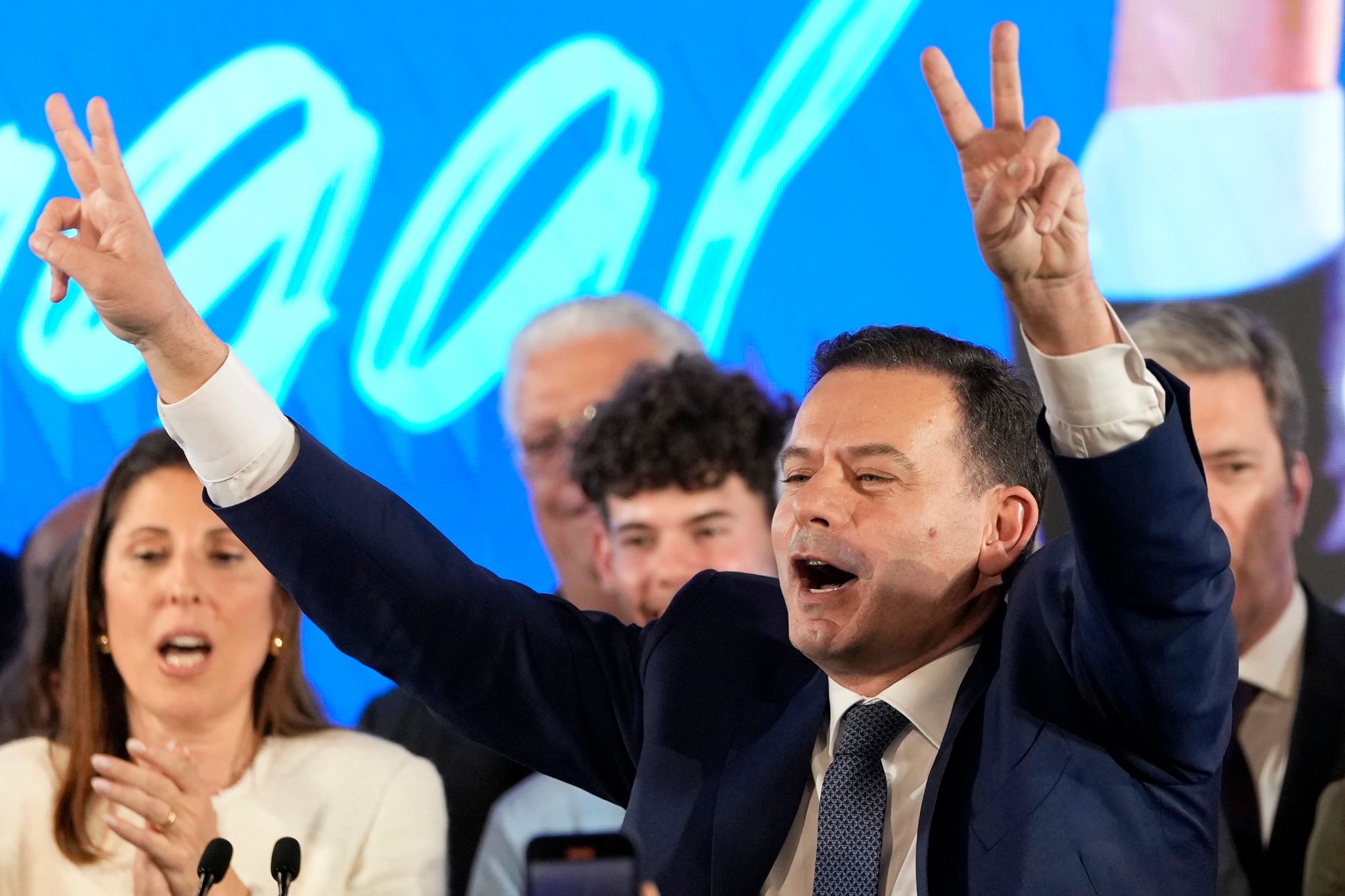 Portugals neuer Regierungschef ernannt,Politiker Luís Montenegro wird Regierungschef – große Koalition unwahrscheinlich.