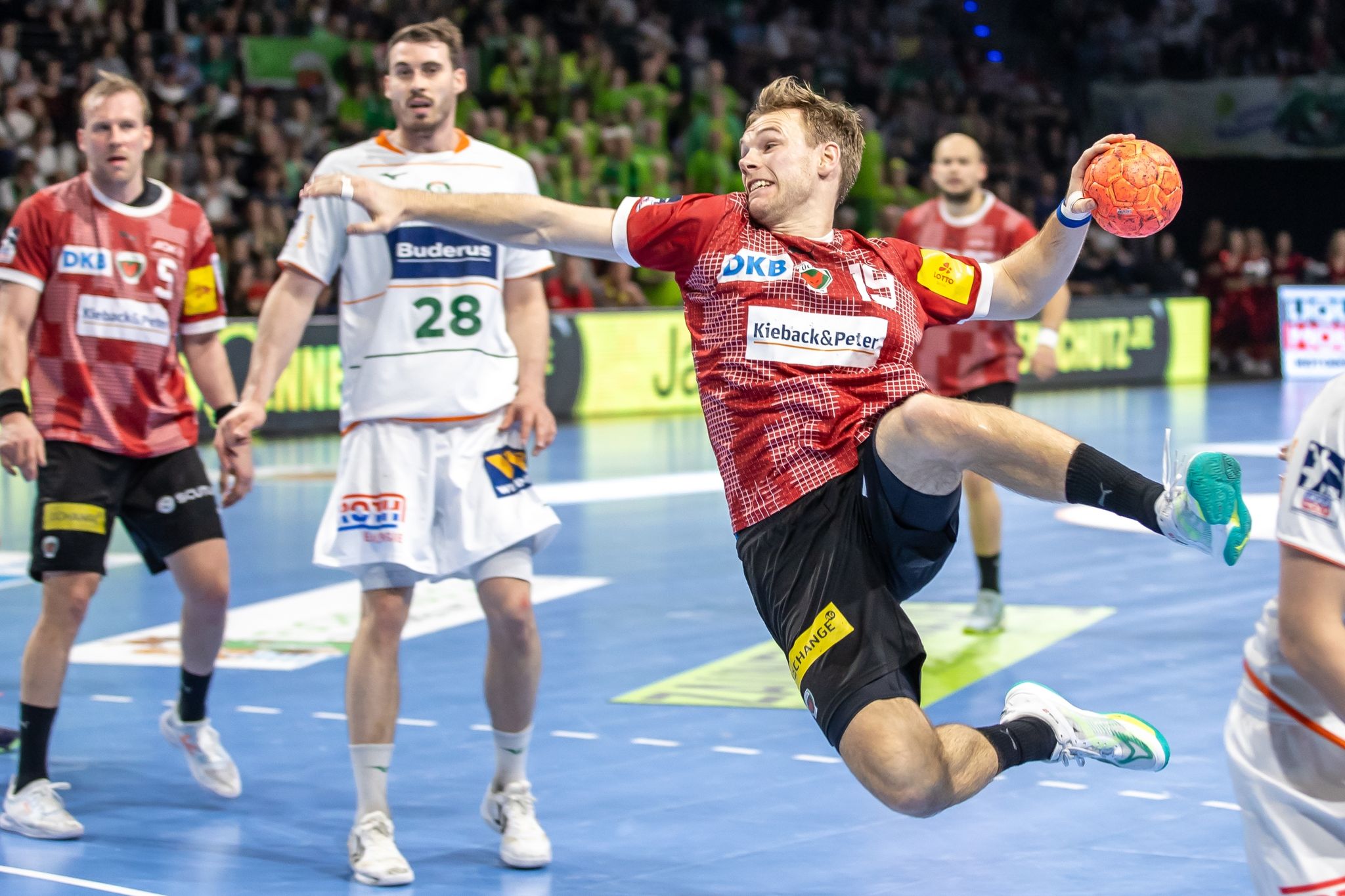 Füchse Berlin verteidigen Tabellenführung vor Magdeburg