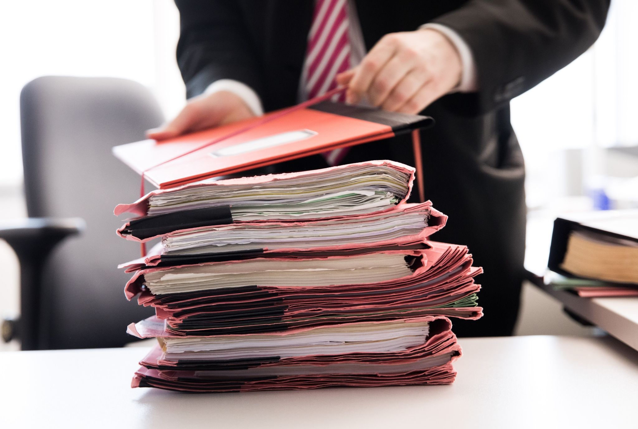 Über 210.000 Strafakten: Cannabis-Legalisierung führt zu Überlastung der Justiz