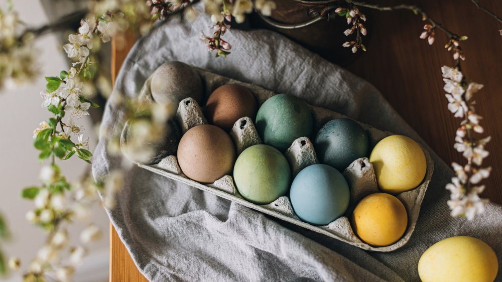 Ostern mal anders: Natürliche Eierfarben selbst herstellen