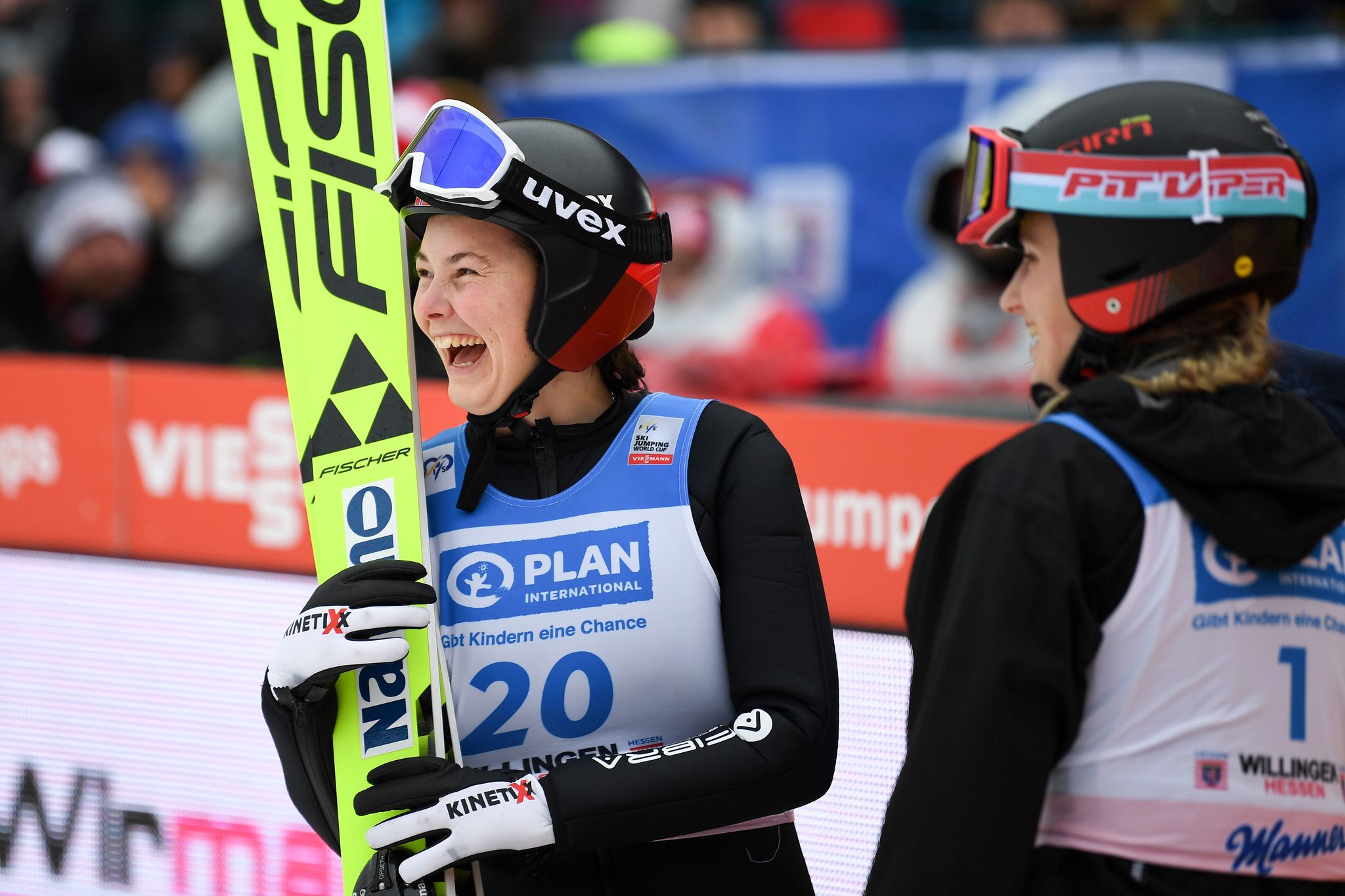 Skiflug-Weltrekord mit und ohne Sturz: Norwegerinnen glänzen
