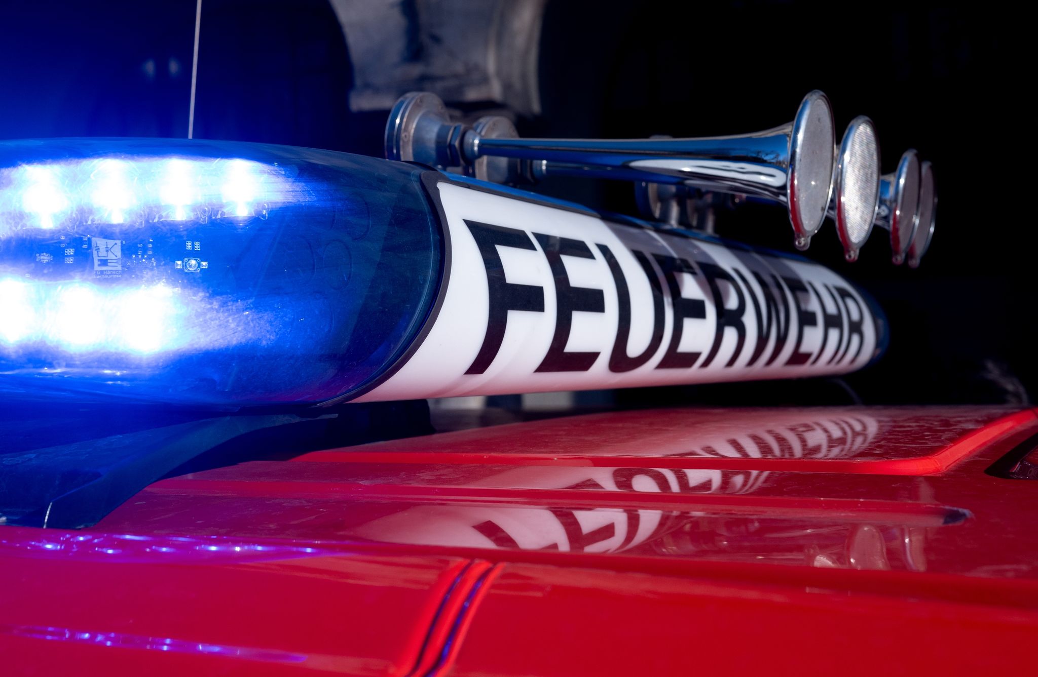 Polizei prüft Brandstiftung nahe Tesla-Fabrik