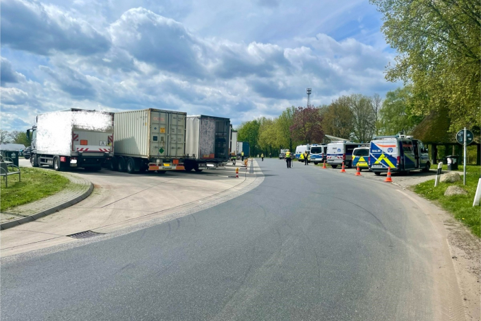Bad Oldesloe: Kontrolle des Schwerlastverkehrs