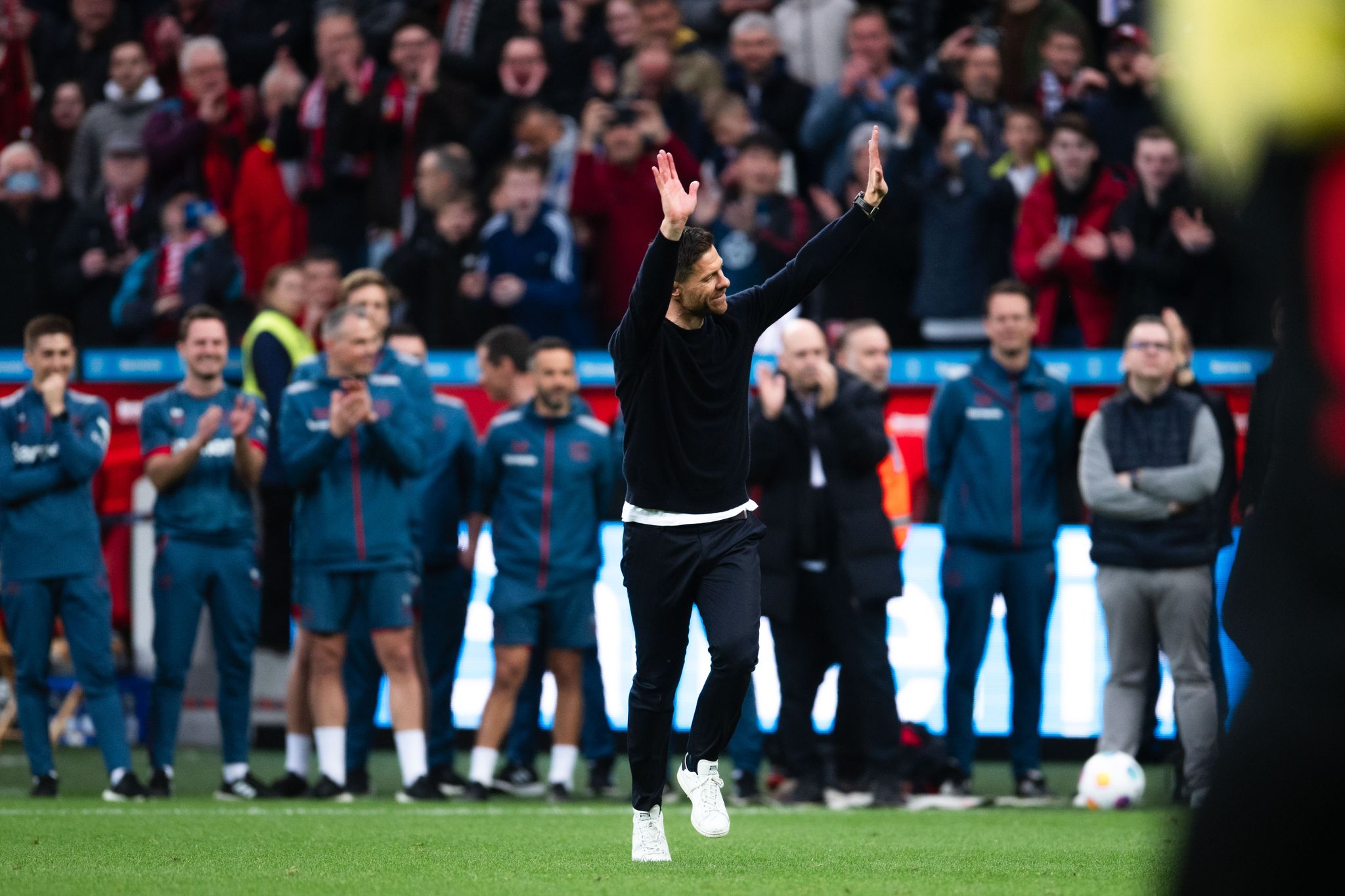 Historische Saison: Leverkusen vor erster Meisterschaft, Luxusproblem für Fans