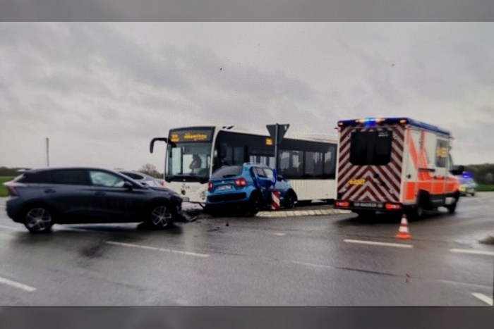 Landkreis Vorpommern-Rügen: Schwerer Verkehrsunfall nahe Altenpleen