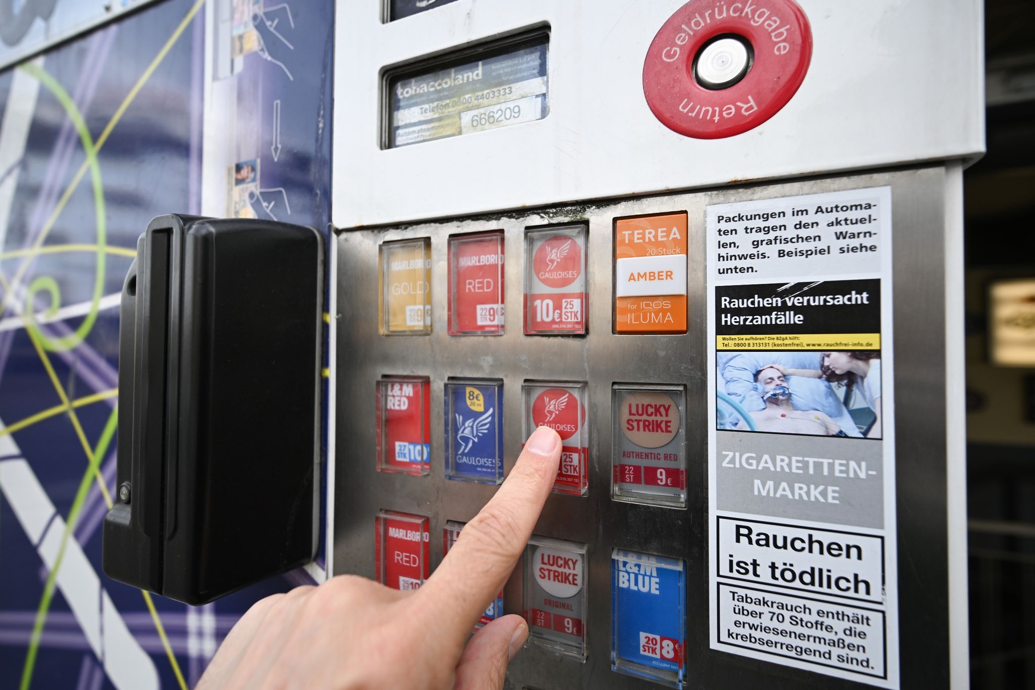 Abschreckung? Initiative will Zigarettenautomaten verändern