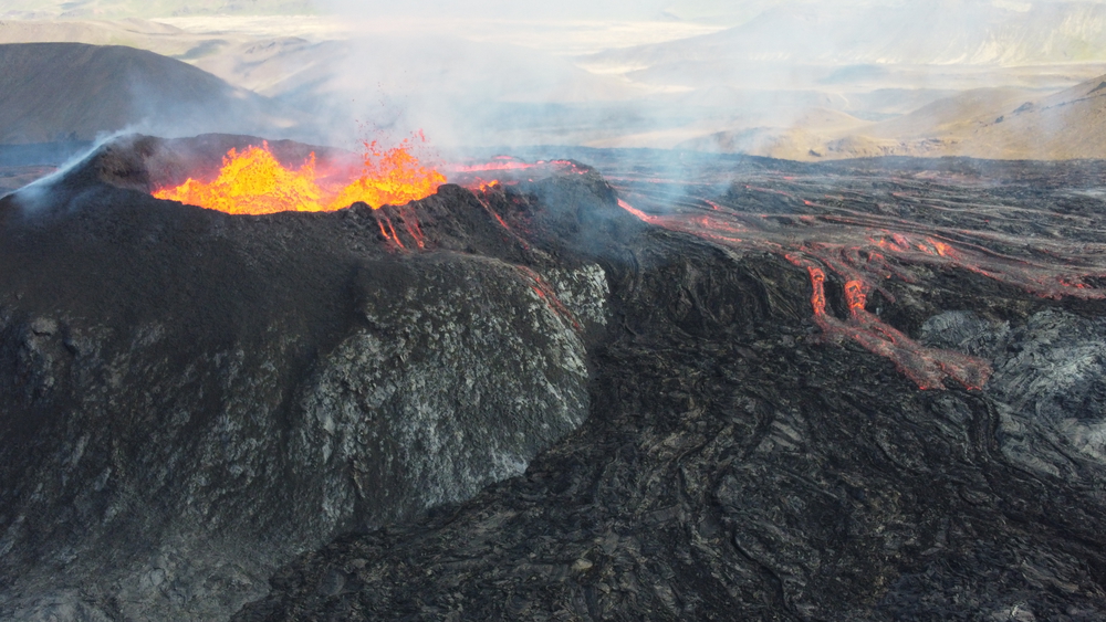 Touristin stürzt in aktiven Vulkan
