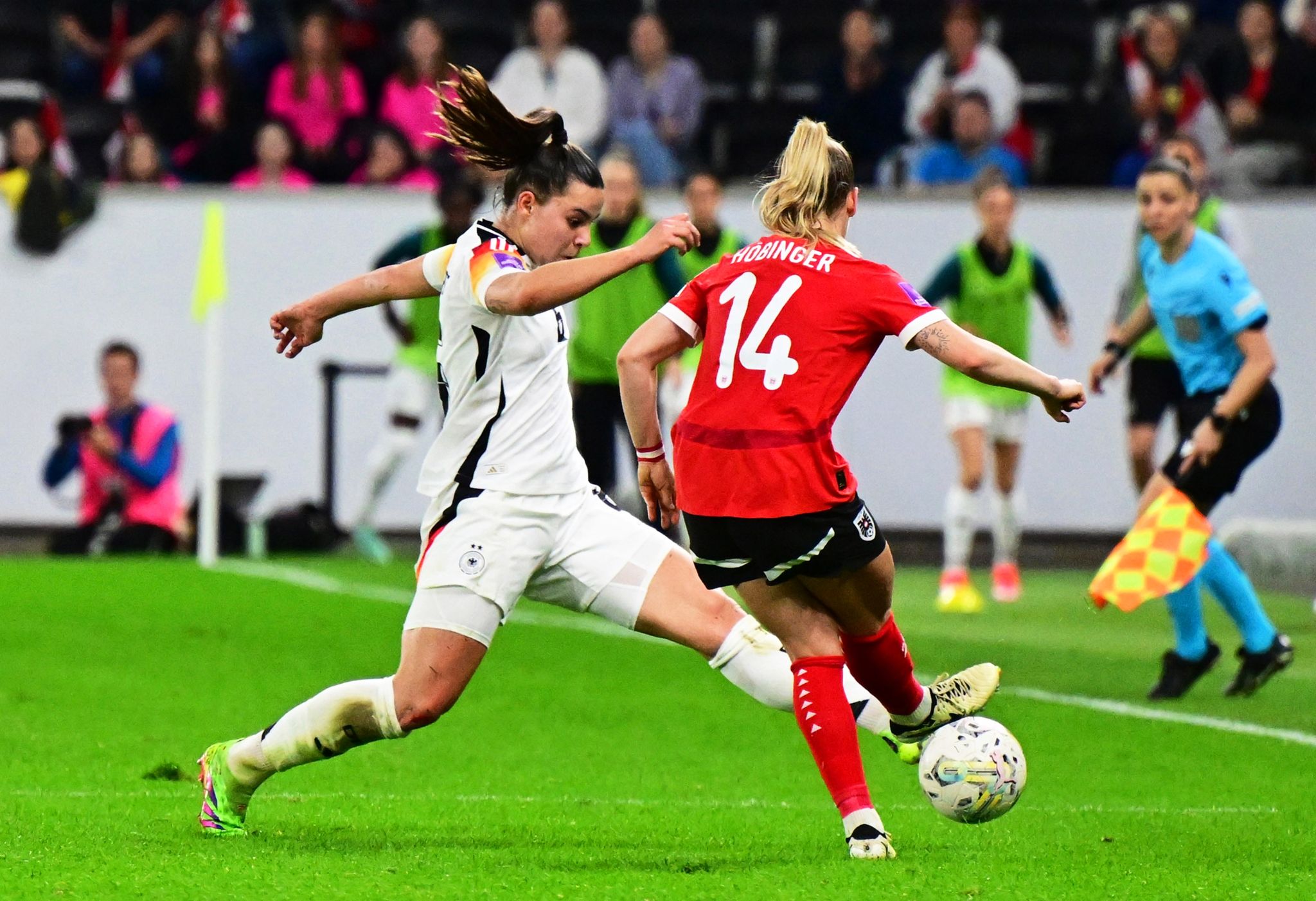 Deutschland startet mit Dusel-Sieg in EM-Quali gegen Österreich