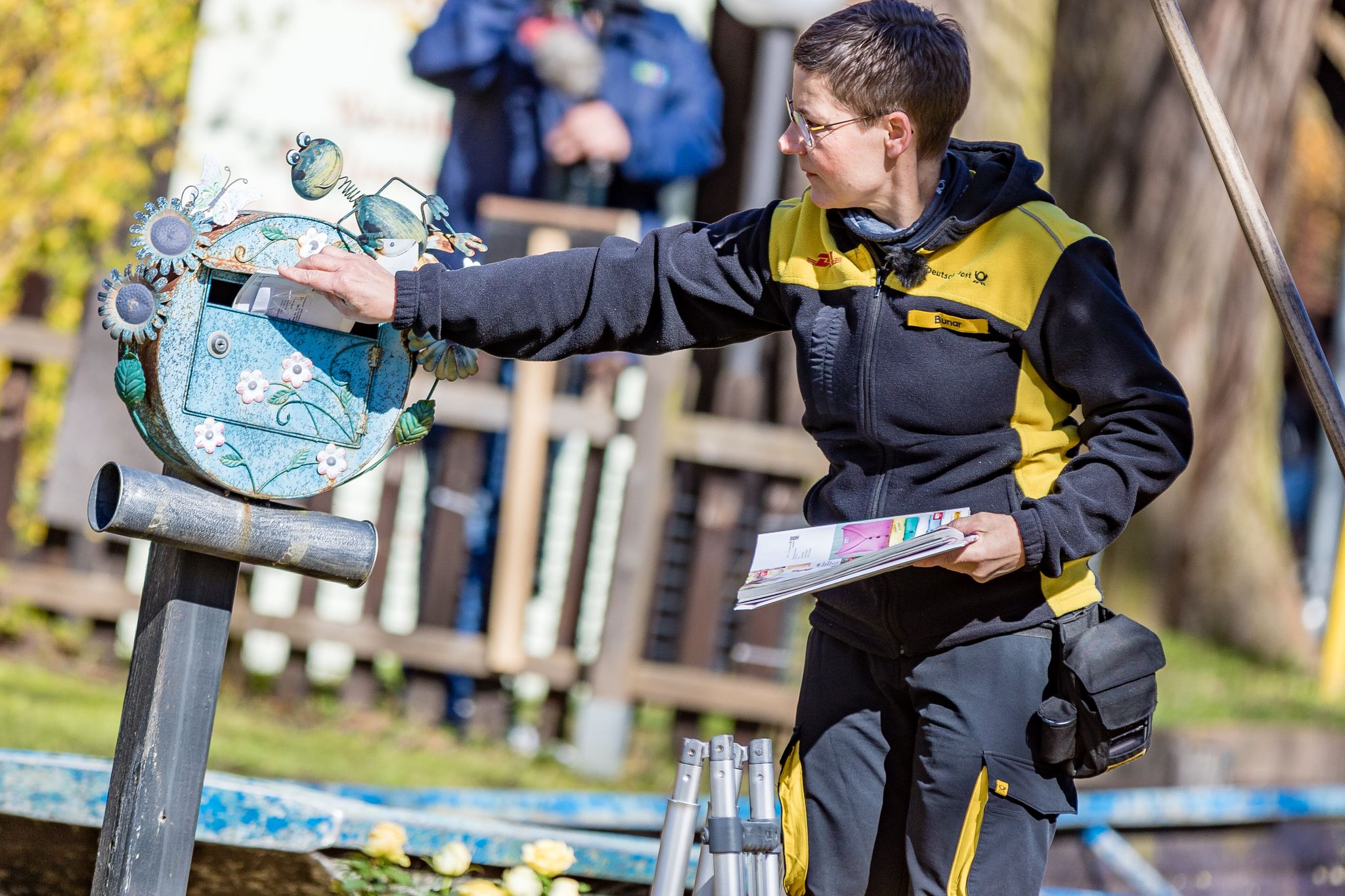 Postbotin auf dem Wasserweg: Traditionelle Postzustellung im Spreewald-Dorf Lehde