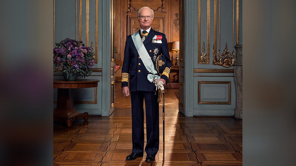 Schwedischer König Carl XVI. Gustaf feiert 78. Geburtstag mit Parade und Flaggenhissung