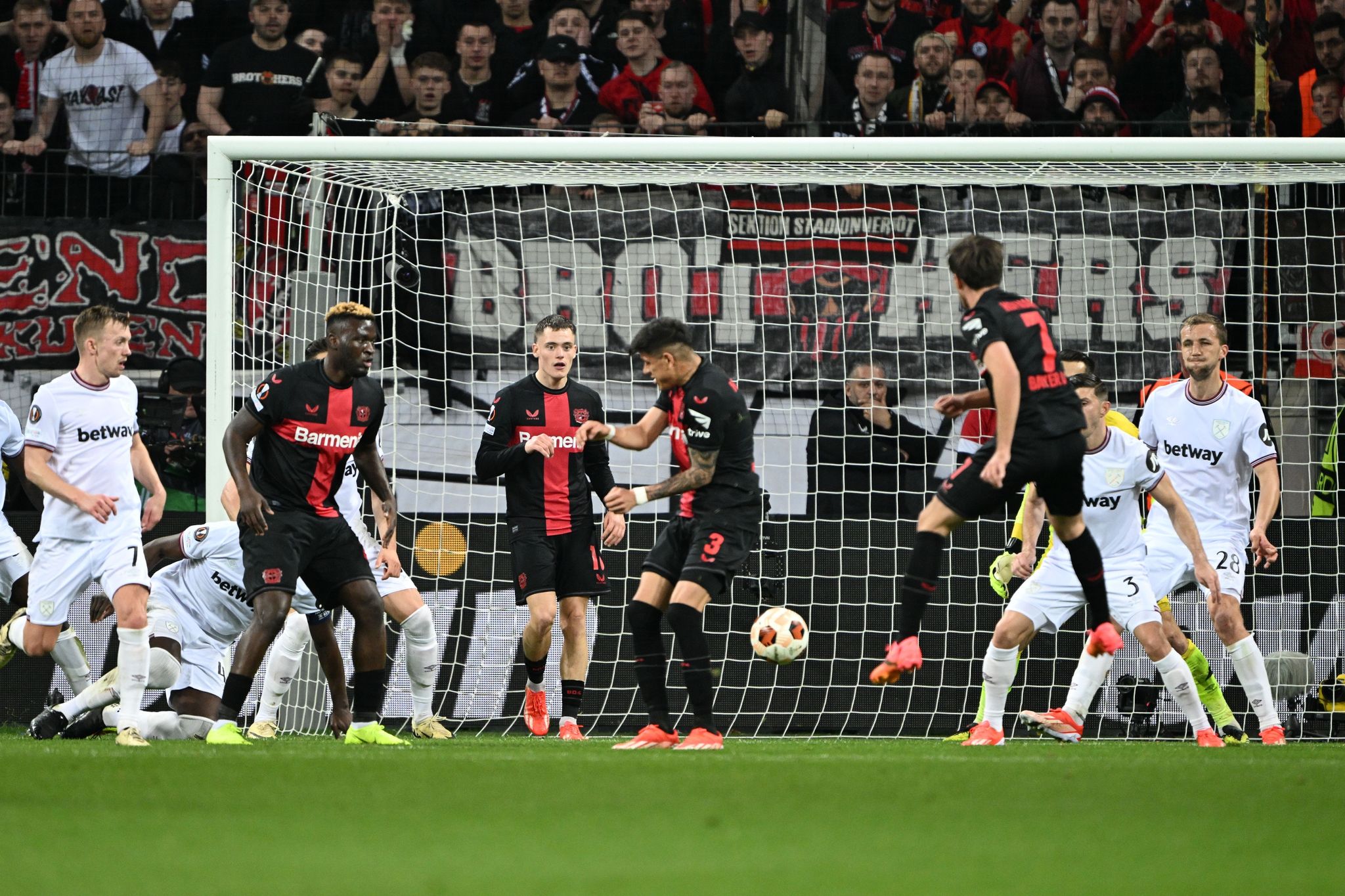Europa League: Bayer Leverkusen siegt gegen West Ham United mit 2:0 und bleibt ungeschlagen