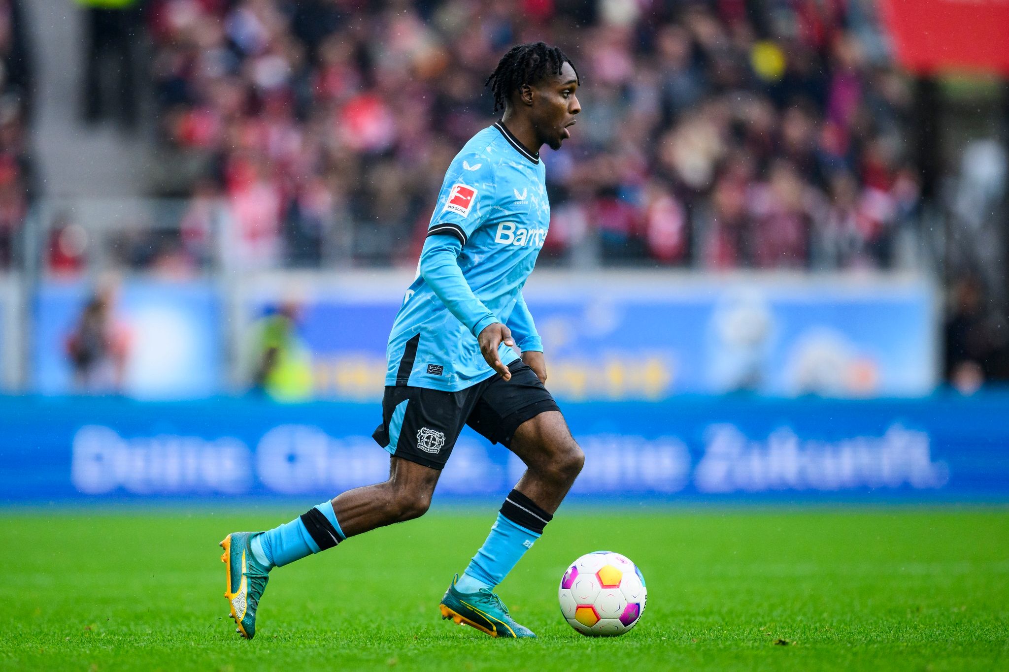 Frimpong über Trainer Alonso: «Er hat Leverkusen verändert»