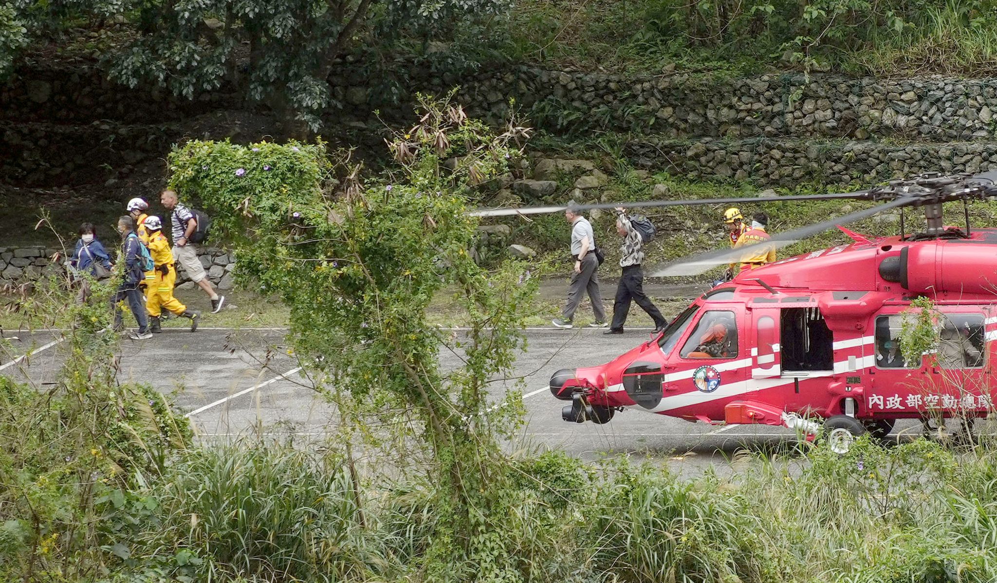 Eingeschlossene Menschen nach Beben in Taiwan befreit