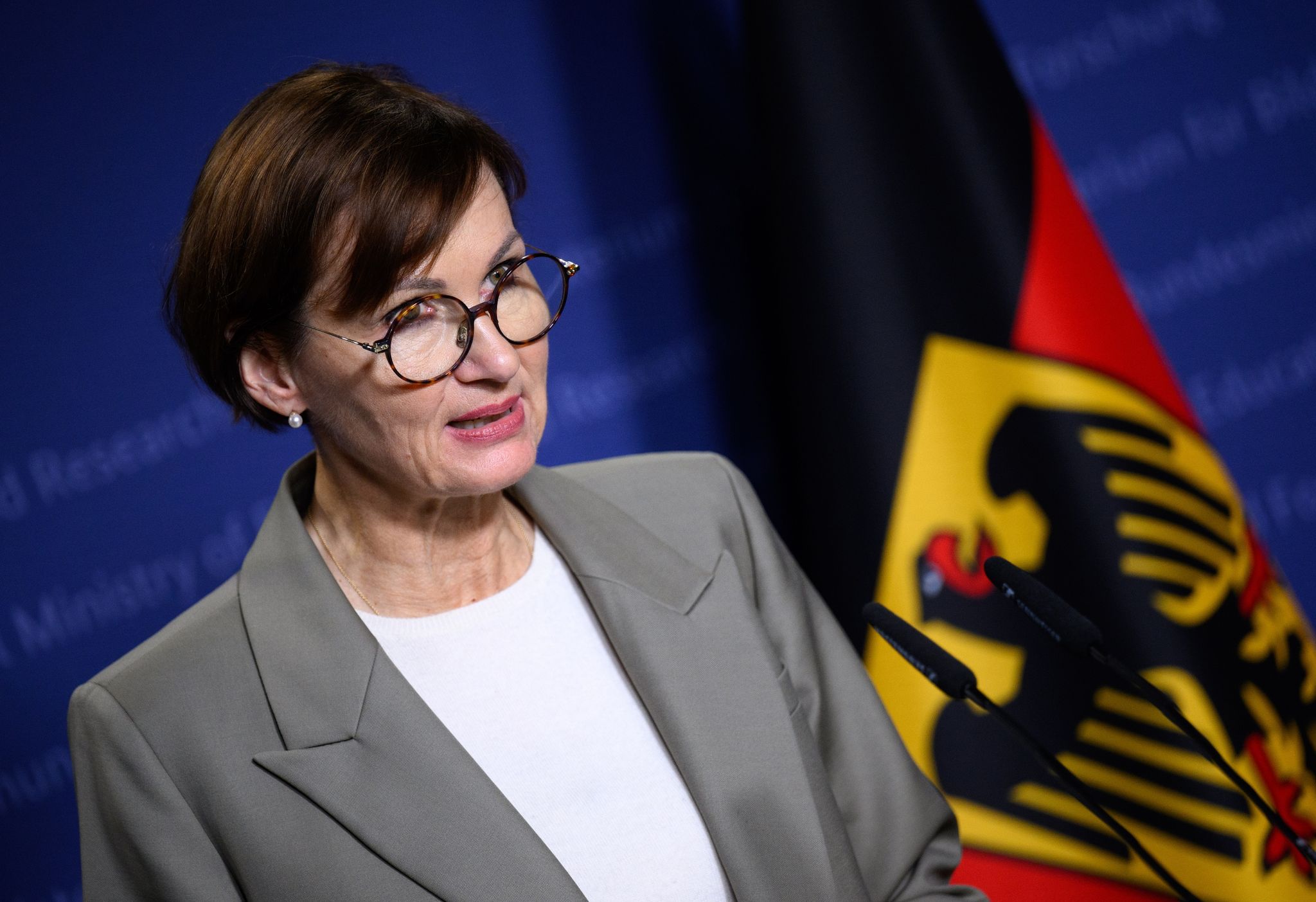 Bundesbildungsministerin für Aktionstag gegen Antisemitismus