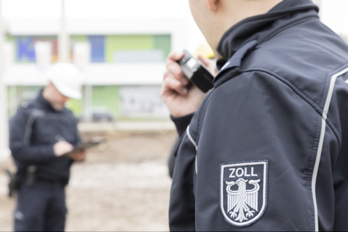 Schwarzarbeit im Landkreis Harz: Zoll stoppt illegale Beschäftigung bei Baustellenprüfung