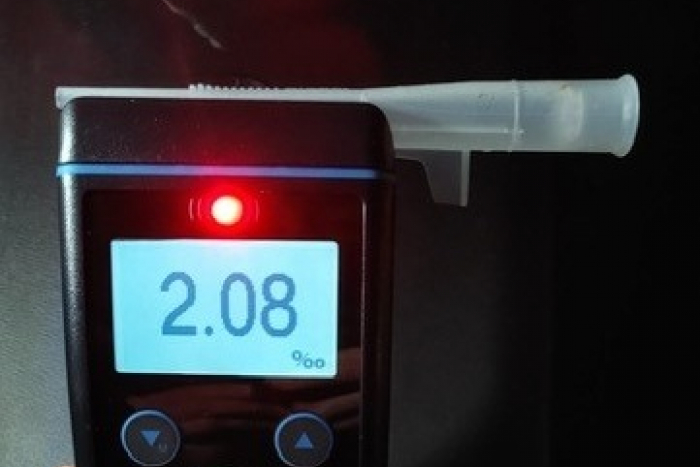 Wedel: Reisender bespuckt Zugbegleiterin; Streit im Bahnhof geschlichtet