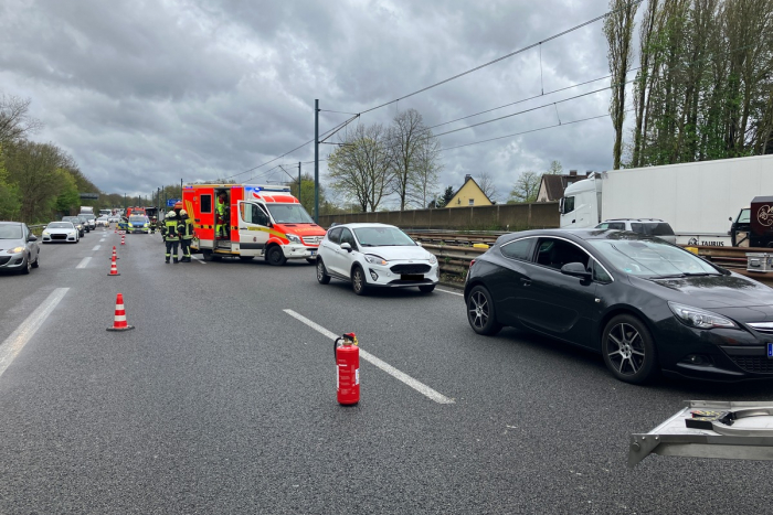 Essen: Tote Bei Schwerem Verkehrsunfall Auf A40 - Newsflash24