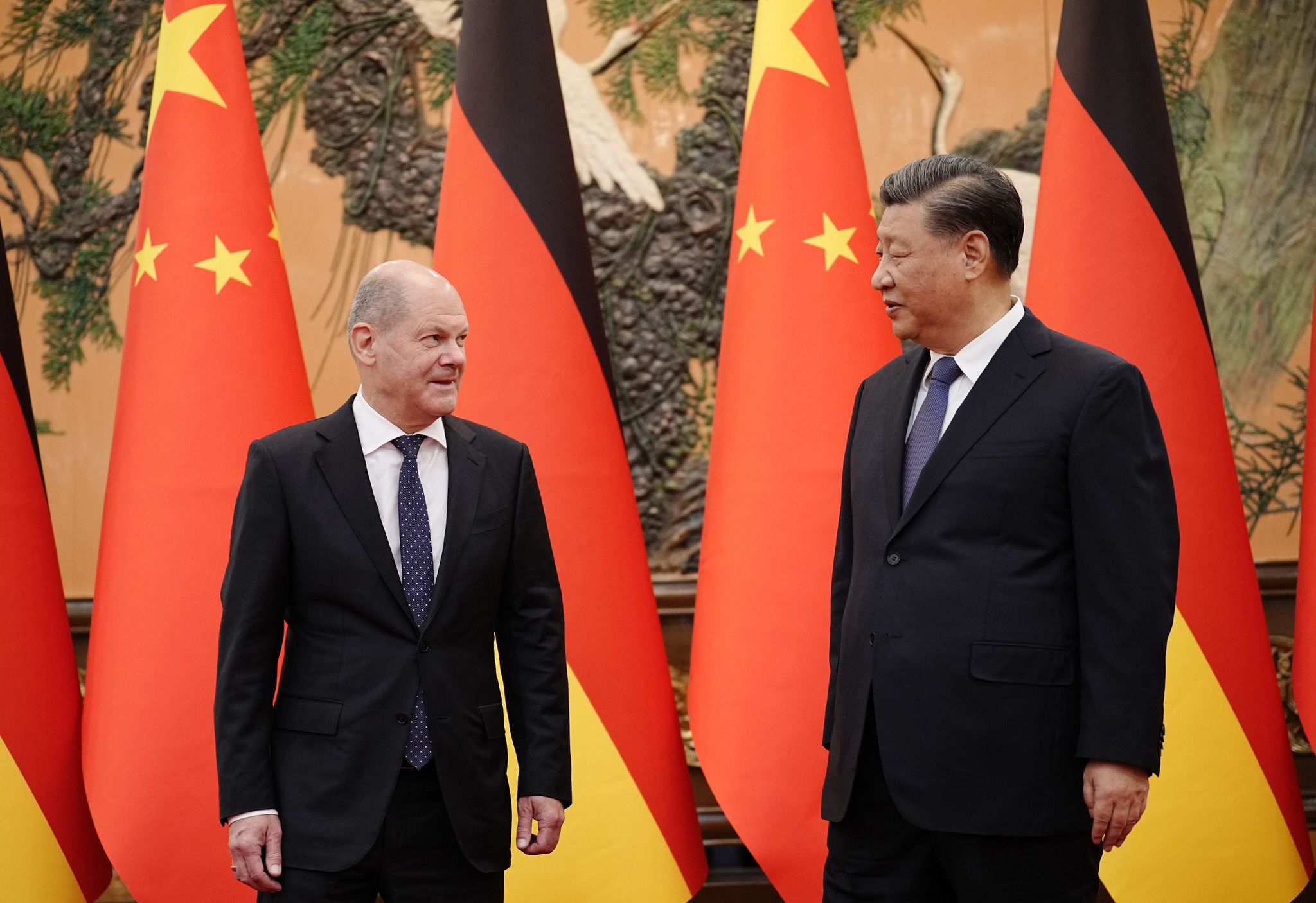 Scholz‘ China-Reise: Balanceakt zwischen Wirtschaft und Kritik