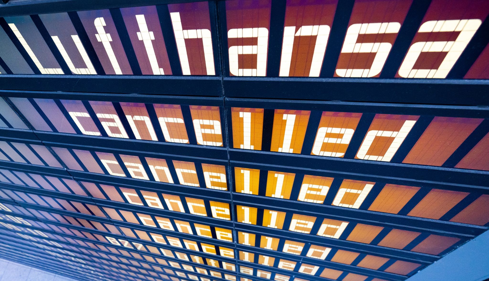 Klimaaktivisten legen Münchner Airport zum Ferienbeginn lahm