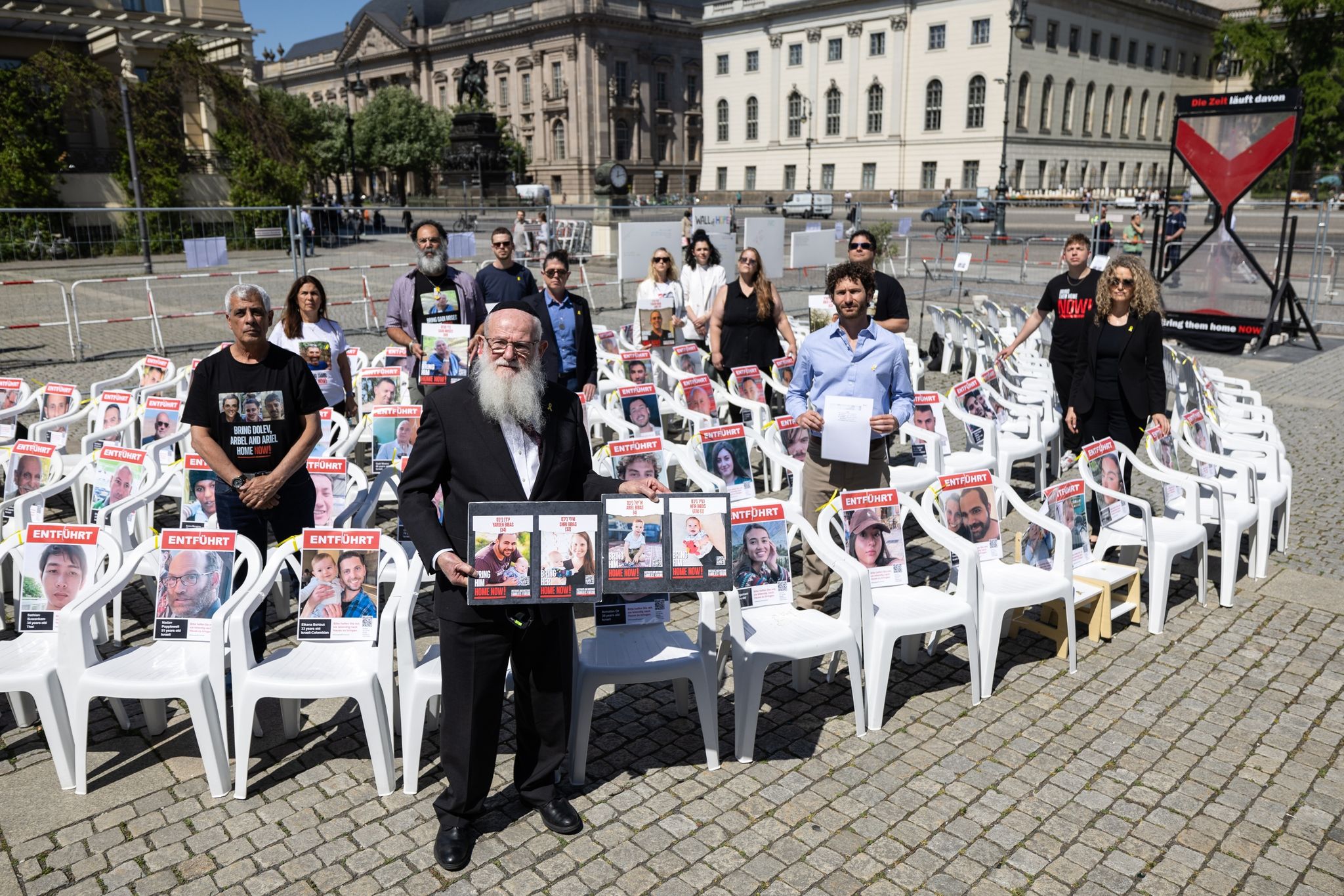 «Der Horror begleitet uns»: Angehörige erinnern an Geiseln