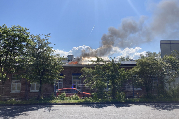 Fulda: Brand auf dem Dach eines Firmengebäudes