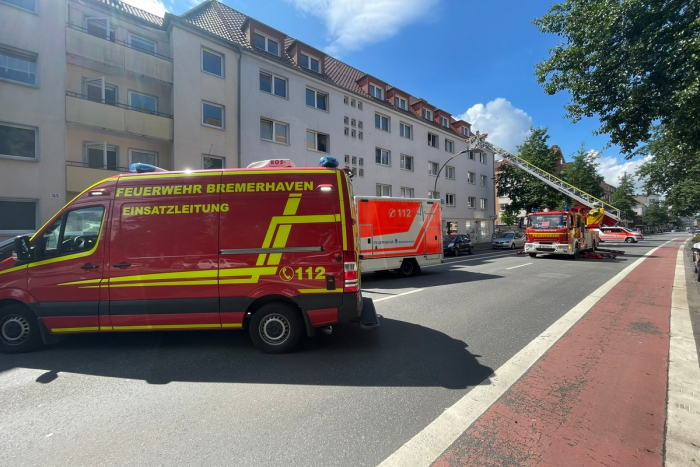 Bremerhaven: Rettung mit Drehleiter führt zu Straßensperrung