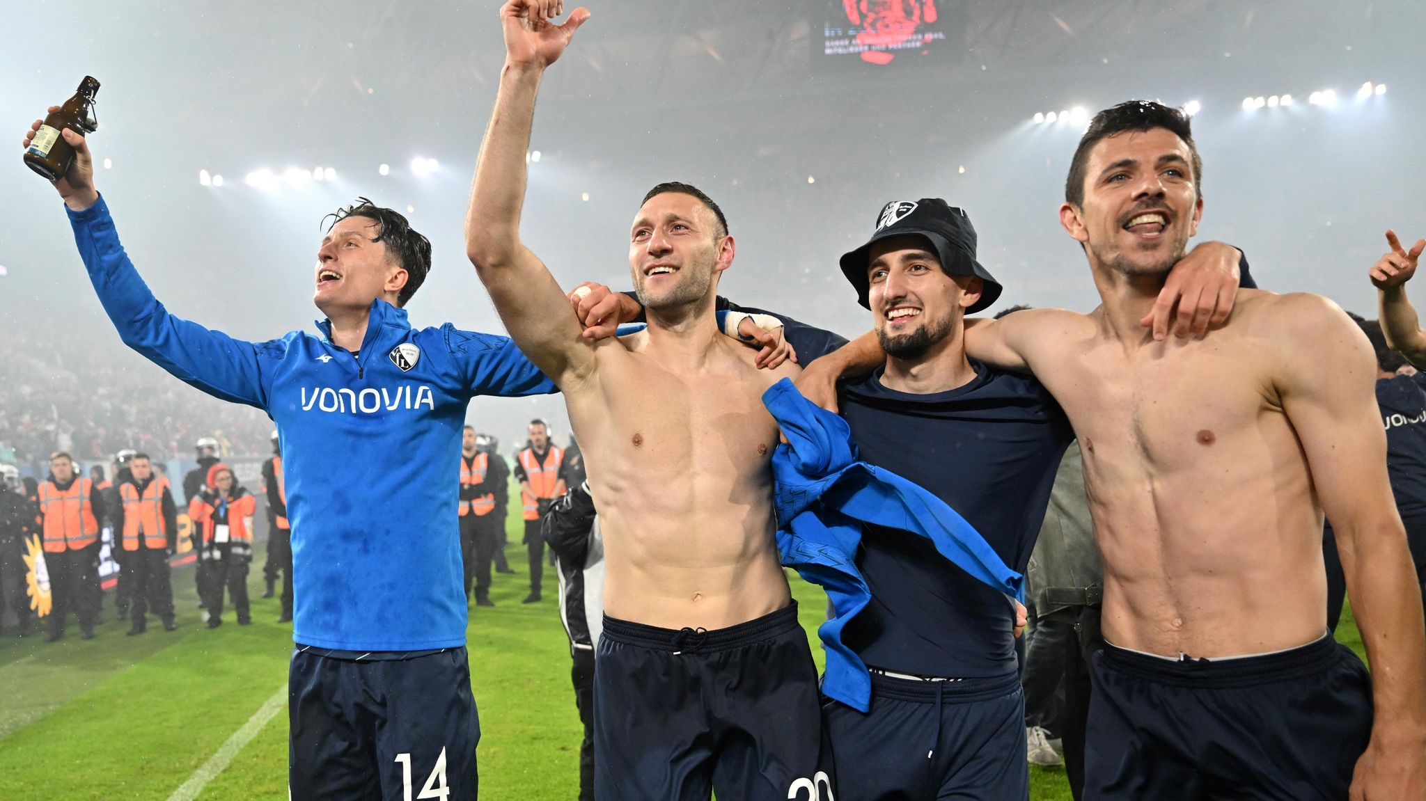 Historisches Comeback: VfL Bochum sichert sich Bundesliga-Klassenverbleib im Elfmeterschießen