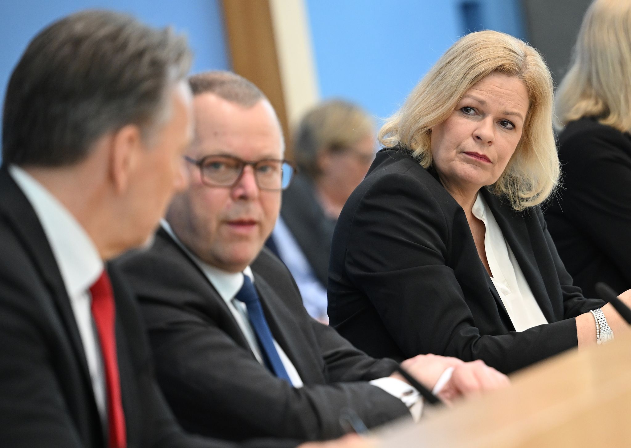 Innenminister beraten nach Angriff in Dresden über besseren Schutz