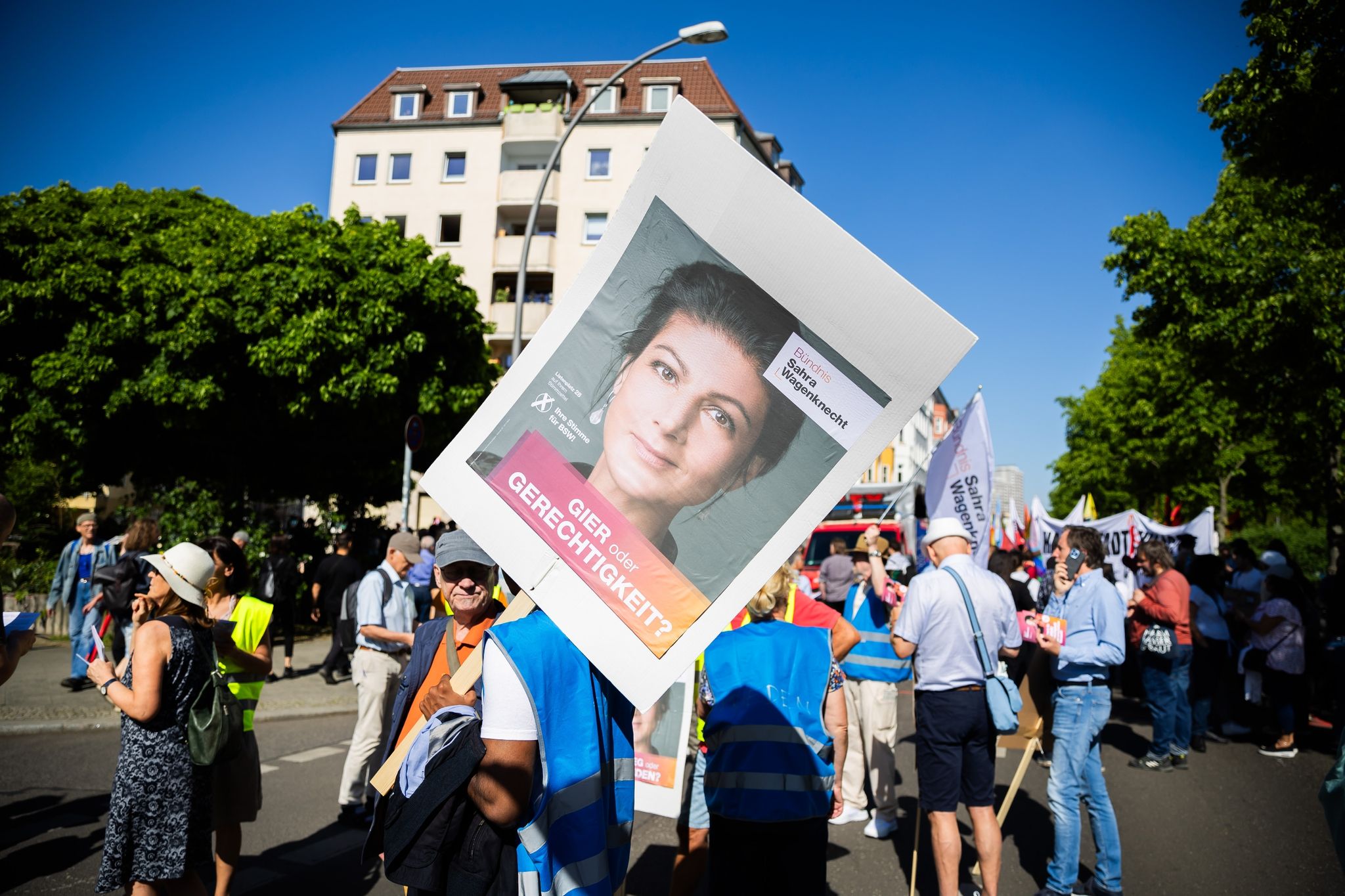 Umfrage: BSW legt zu, AfD verliert leicht an Zuspruch